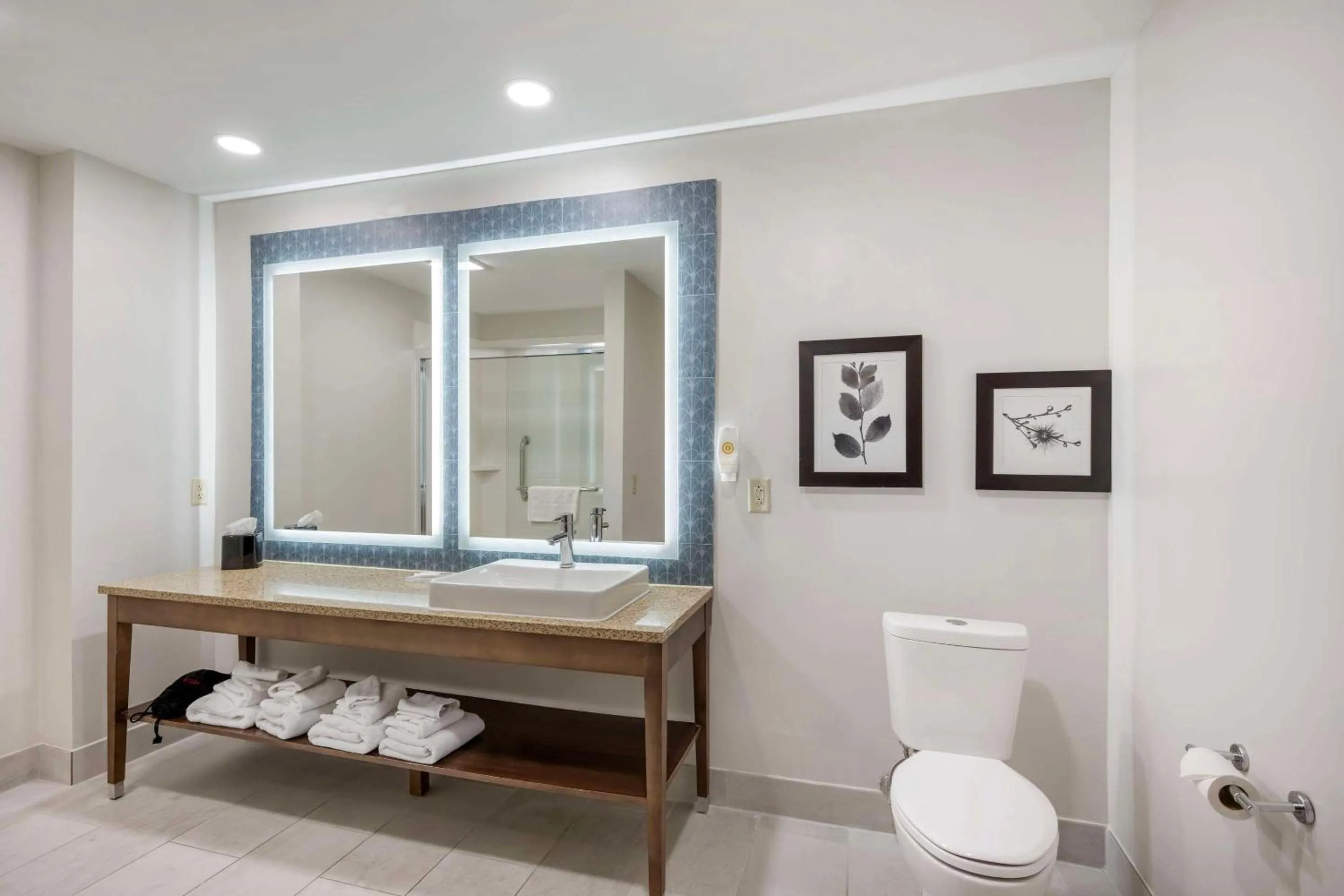 Shower in Country Inn & Suites by Radisson, Dayton South, OH