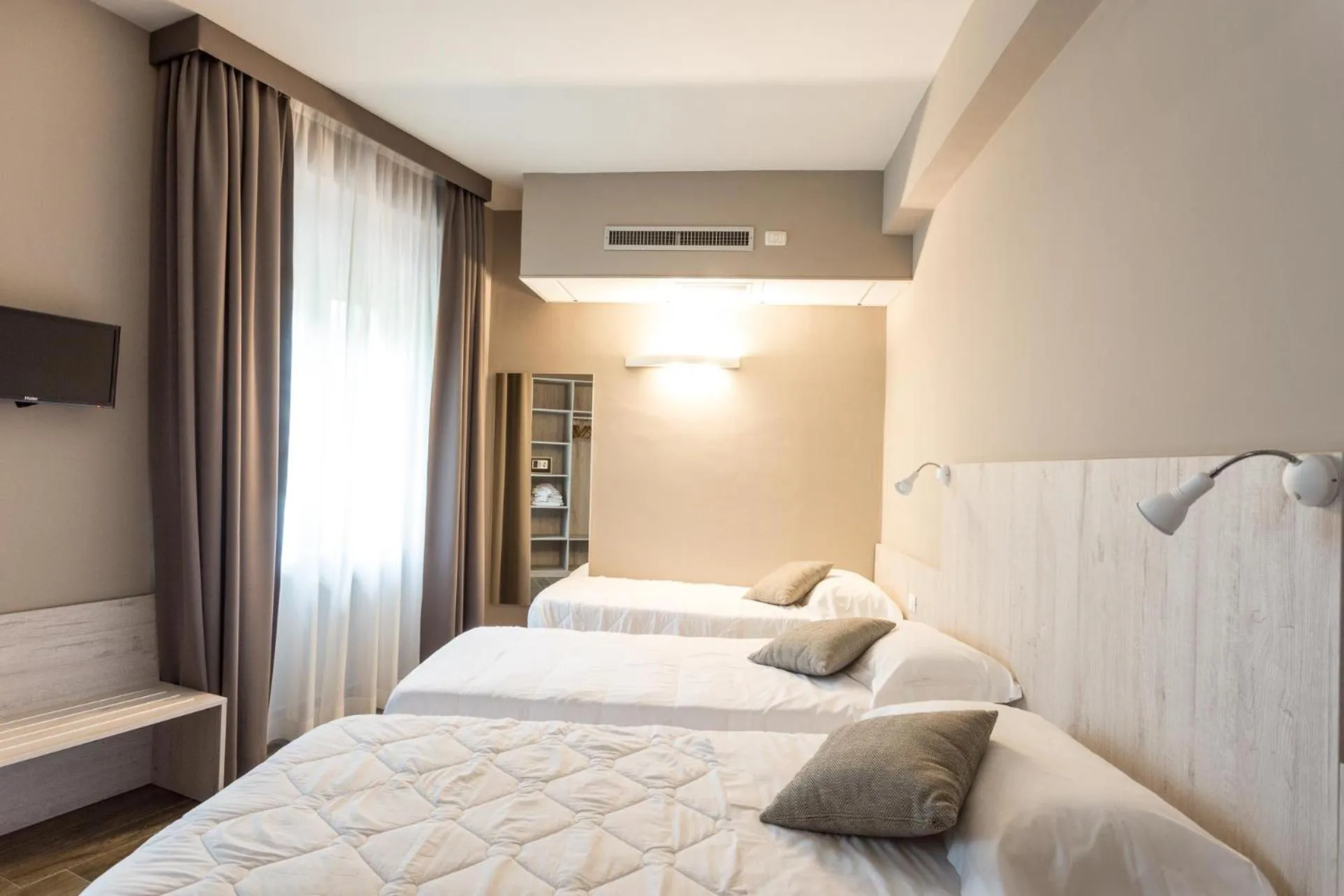 Bed in Hotel Terme di Frasassi