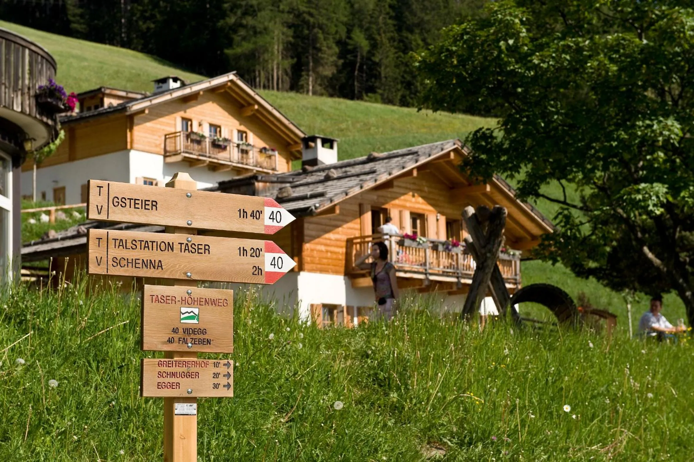 Facade/entrance in Taser Alm