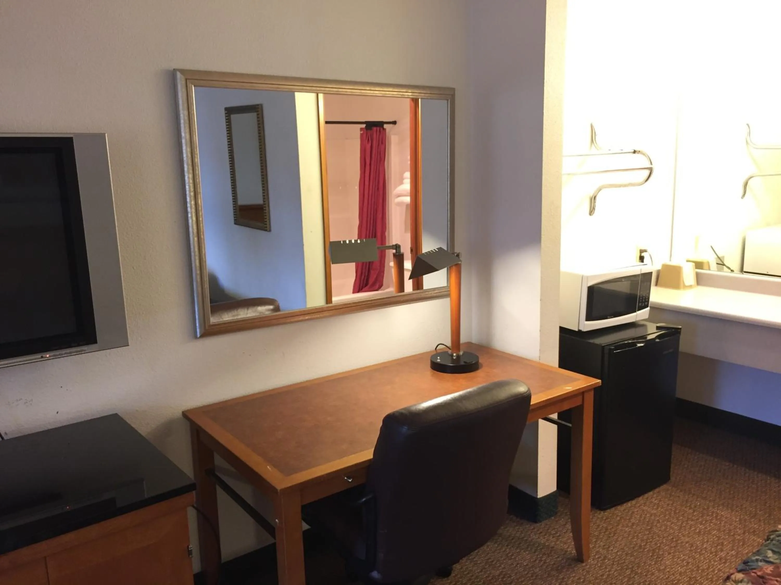 Seating area in Sunshine Motel