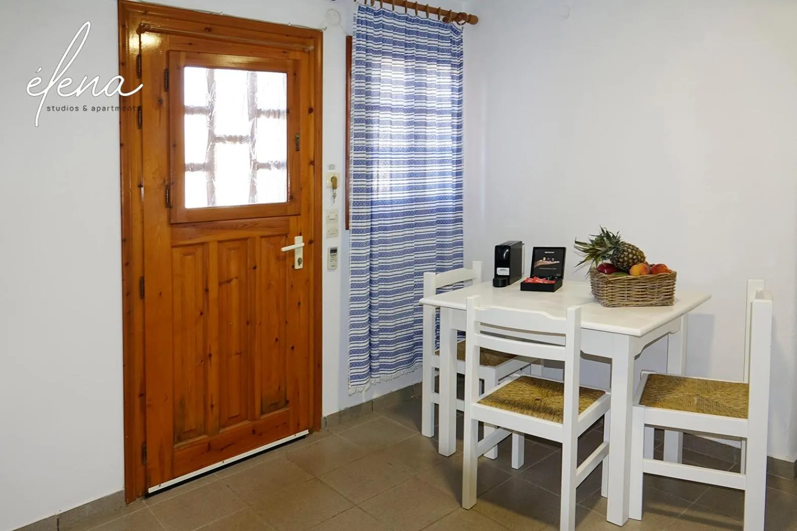 Dining area in Elena Studios & Apartments