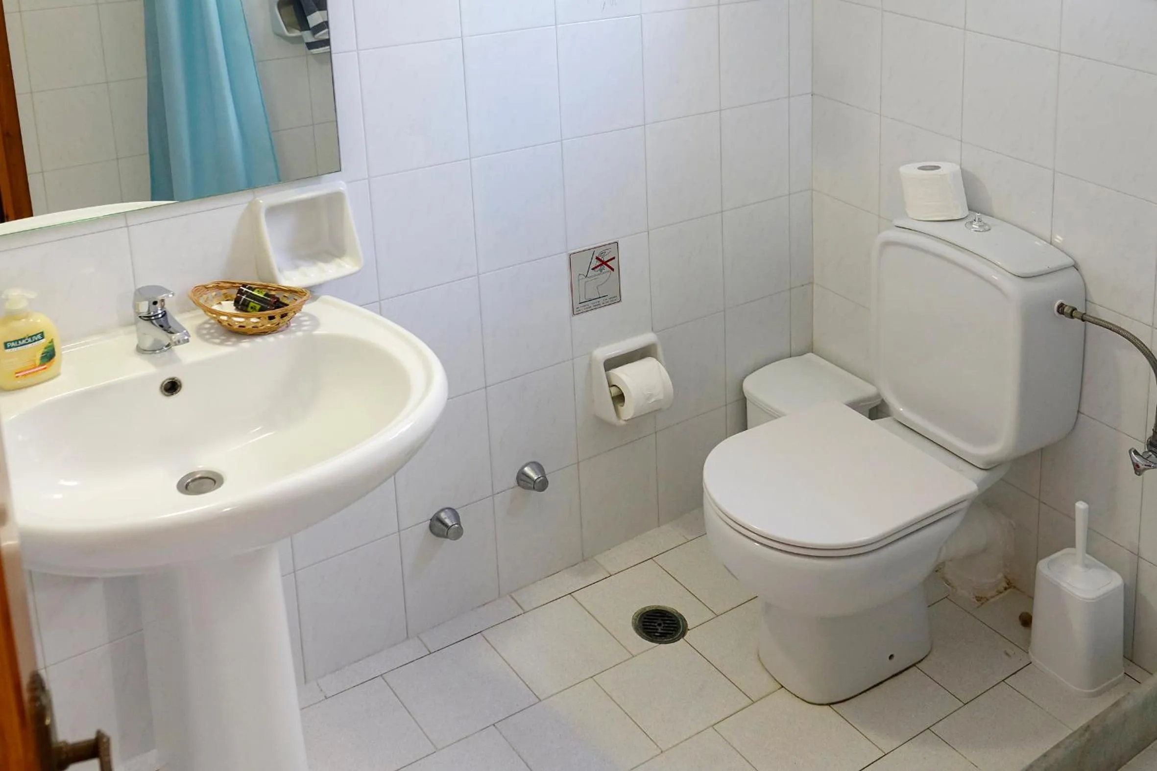 Toilet in Elena Studios & Apartments