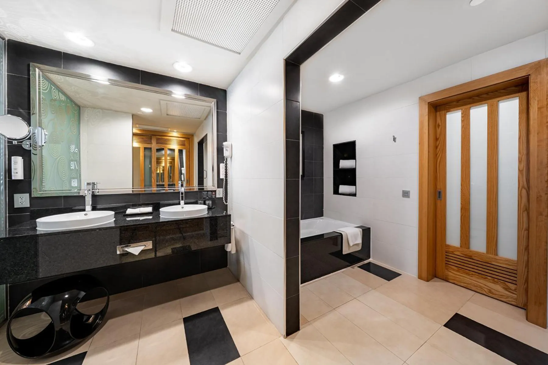 Bathroom in Riu Plaza Panamá