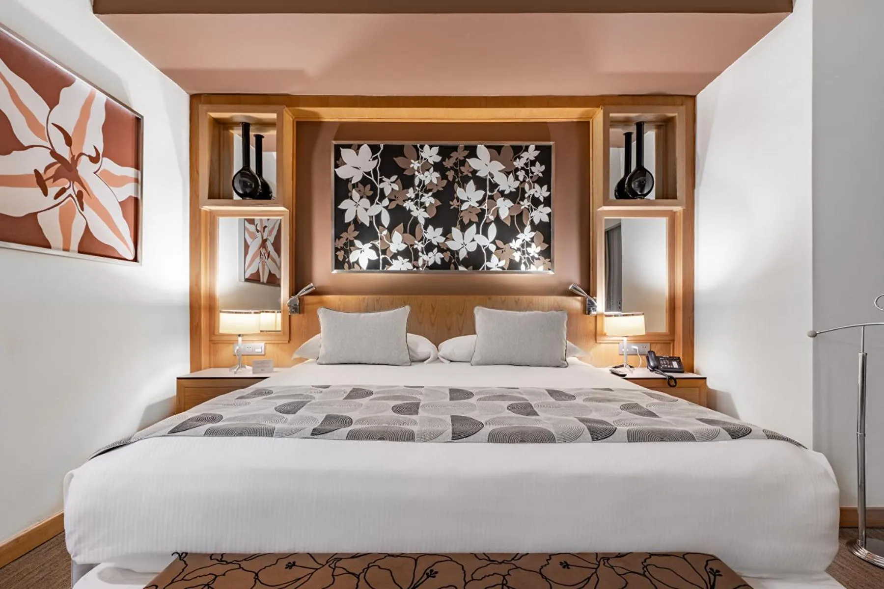 Bed in Riu Plaza Panamá