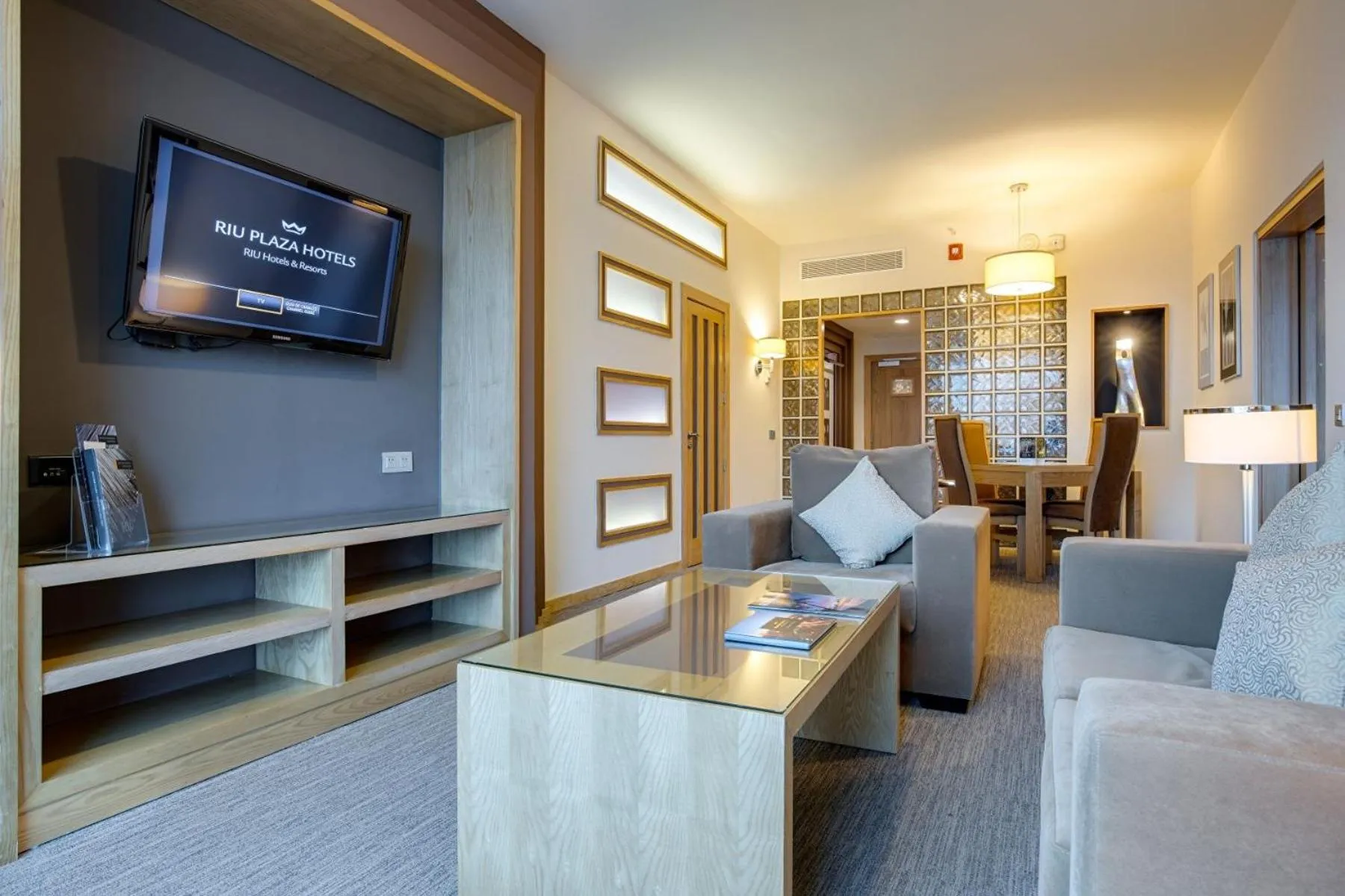 Living room in Riu Plaza Panamá