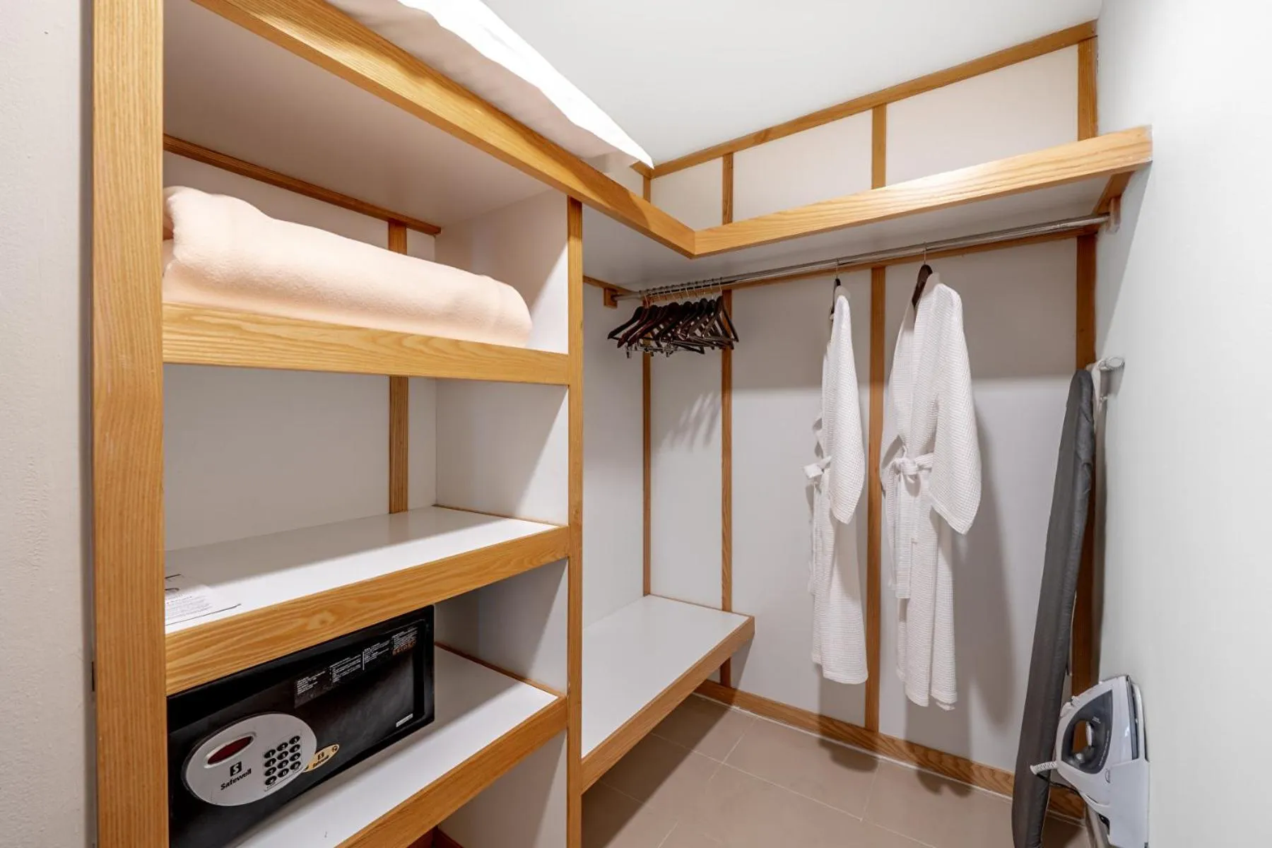 wardrobe in Riu Plaza Panamá