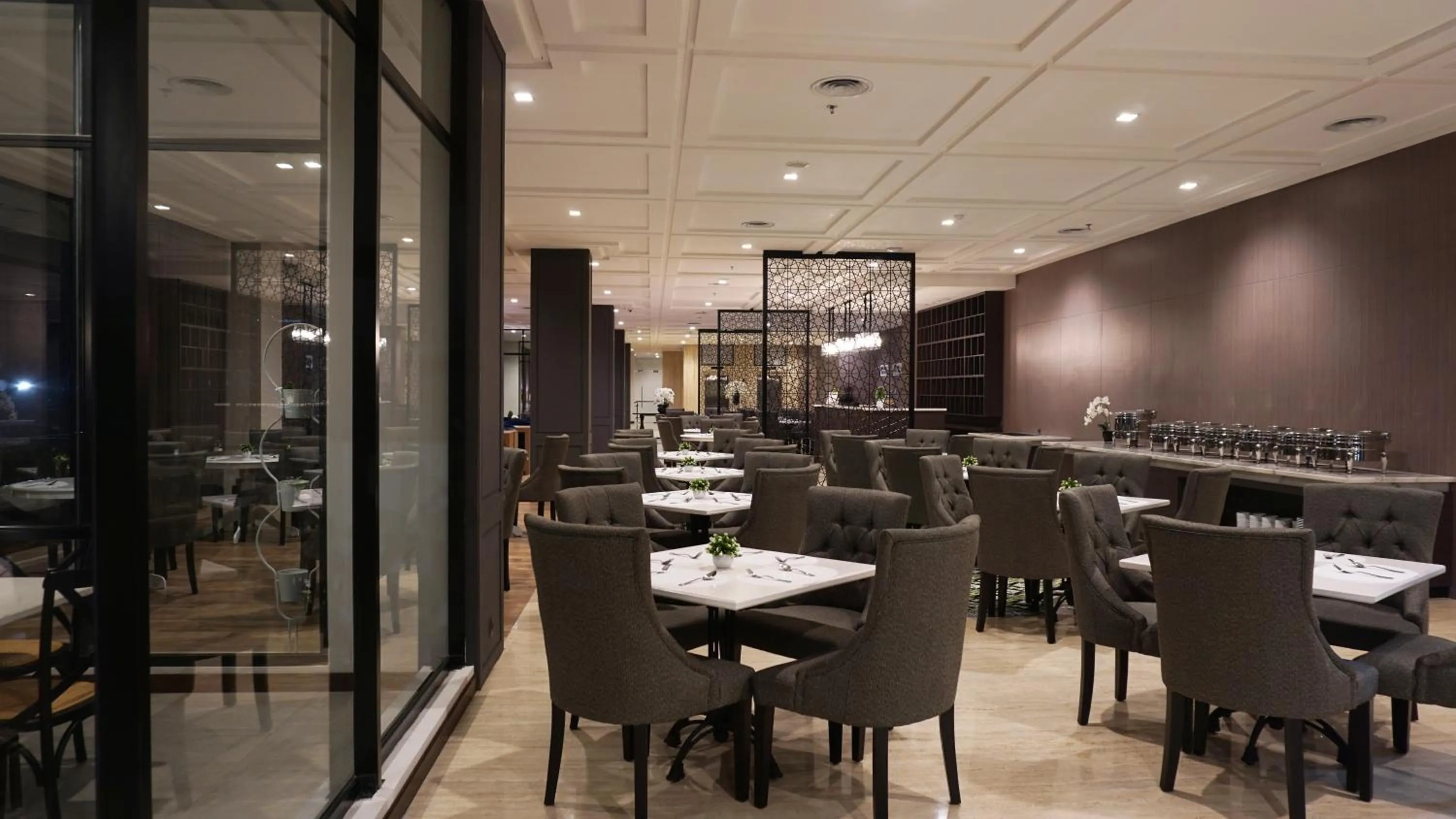 Restaurant/places to eat in Rivoli Hotel Jakarta
