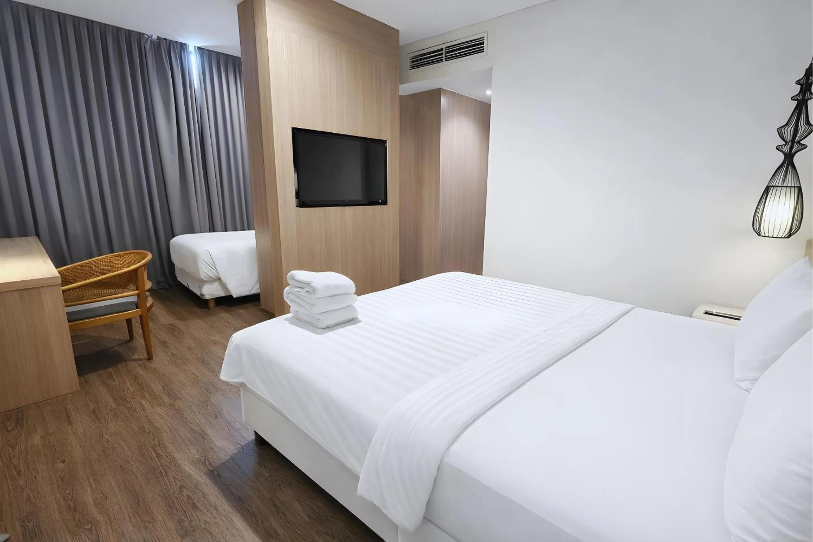 Bedroom, Bed in Rivoli Hotel Jakarta