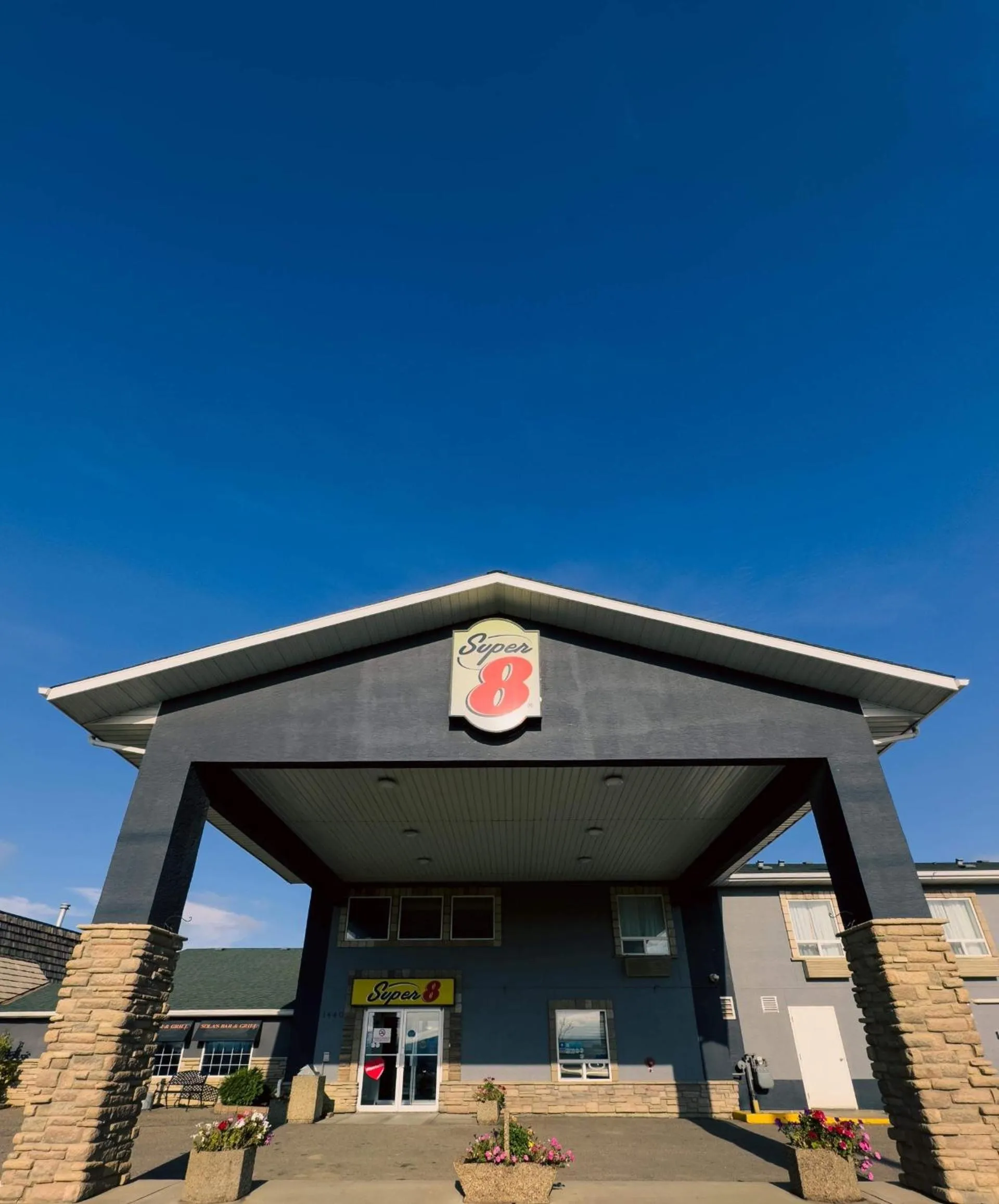 Super 8 by Wyndham Dawson Creek