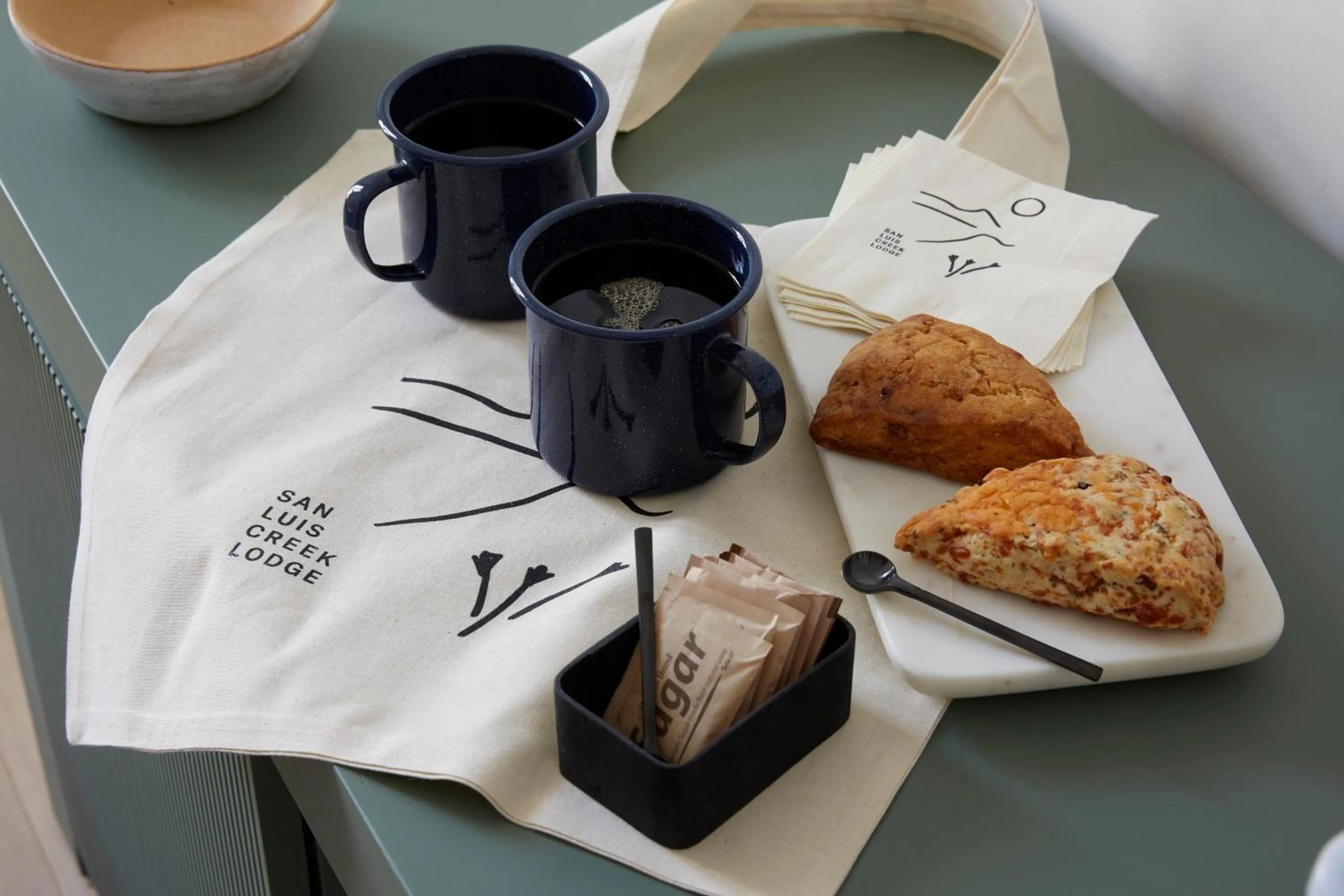 Coffee/tea facilities in San Luis Creek Lodge