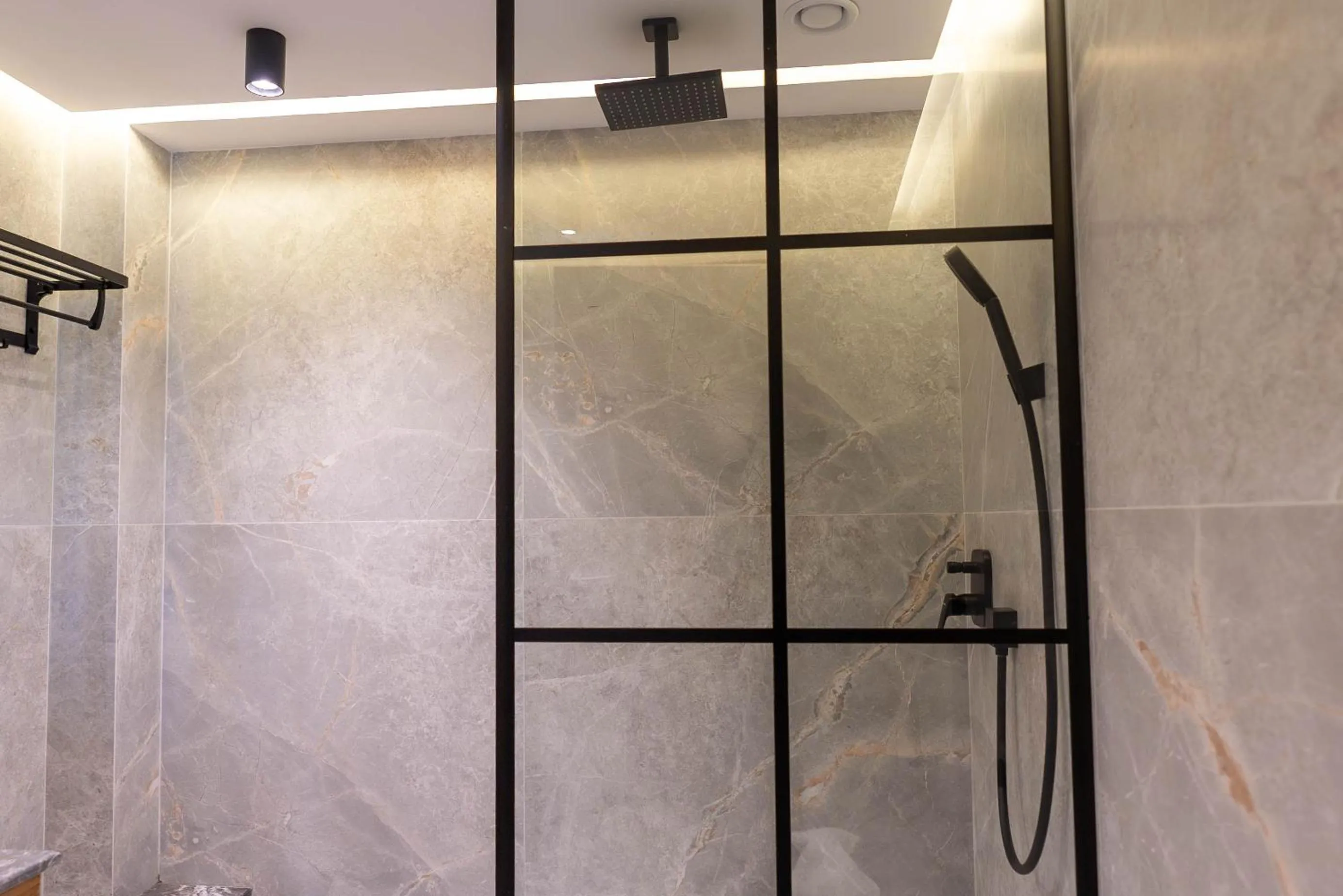 Shower in Ocean Atlantic View (Ex Bo Hotel)