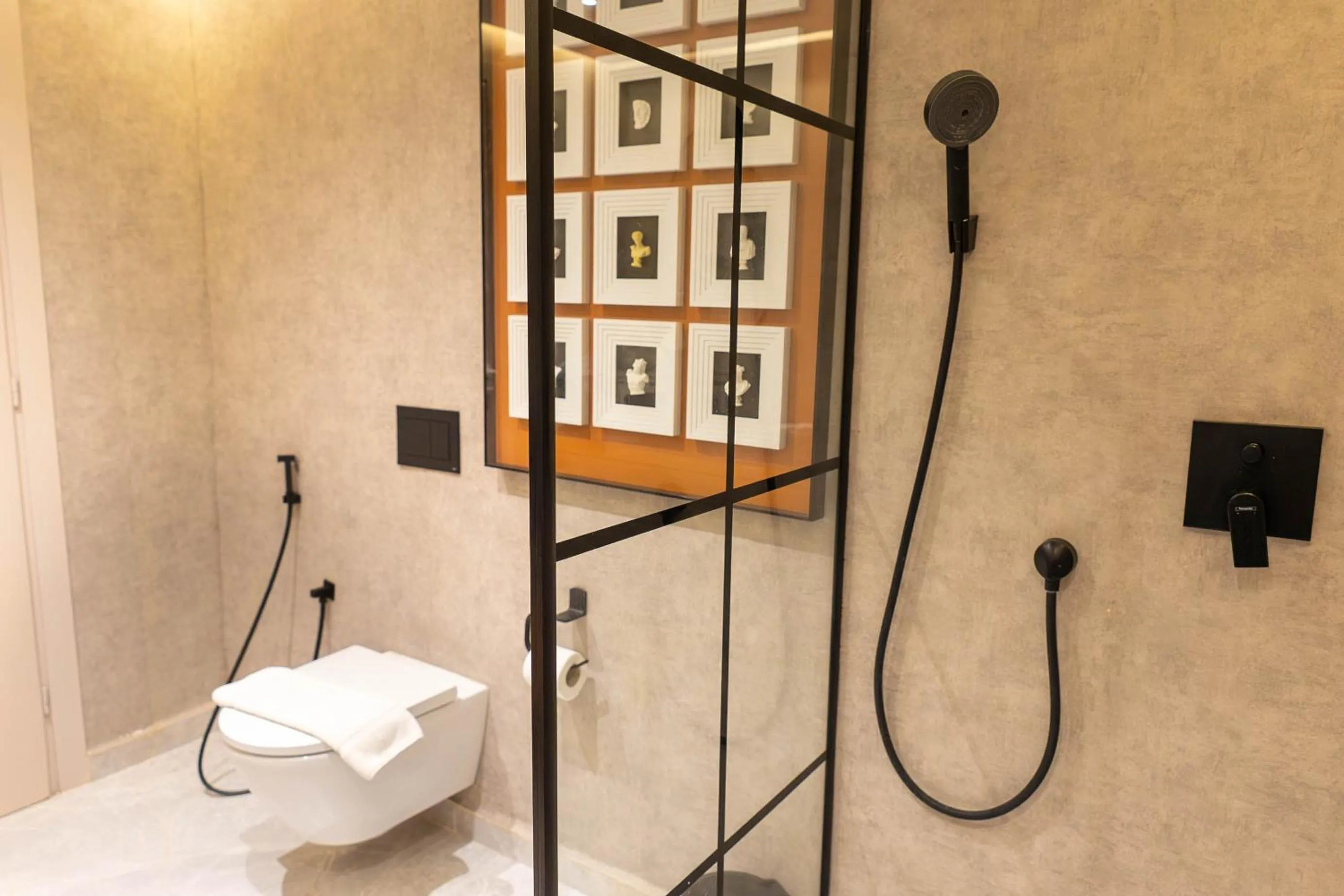 Toilet in Ocean Atlantic View (Ex Bo Hotel)