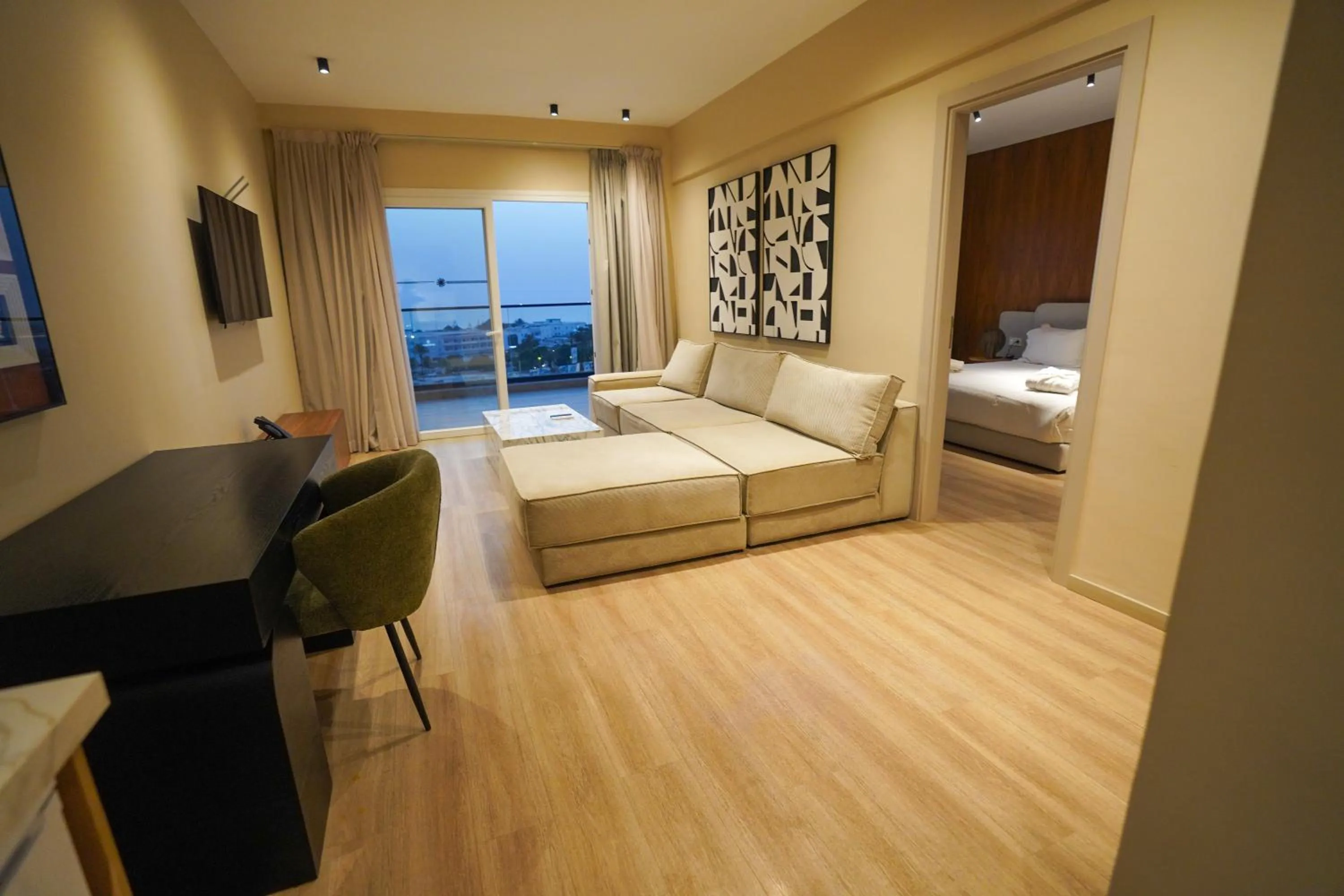 Seating area, Bed in Ocean Atlantic View (Ex Bo Hotel)