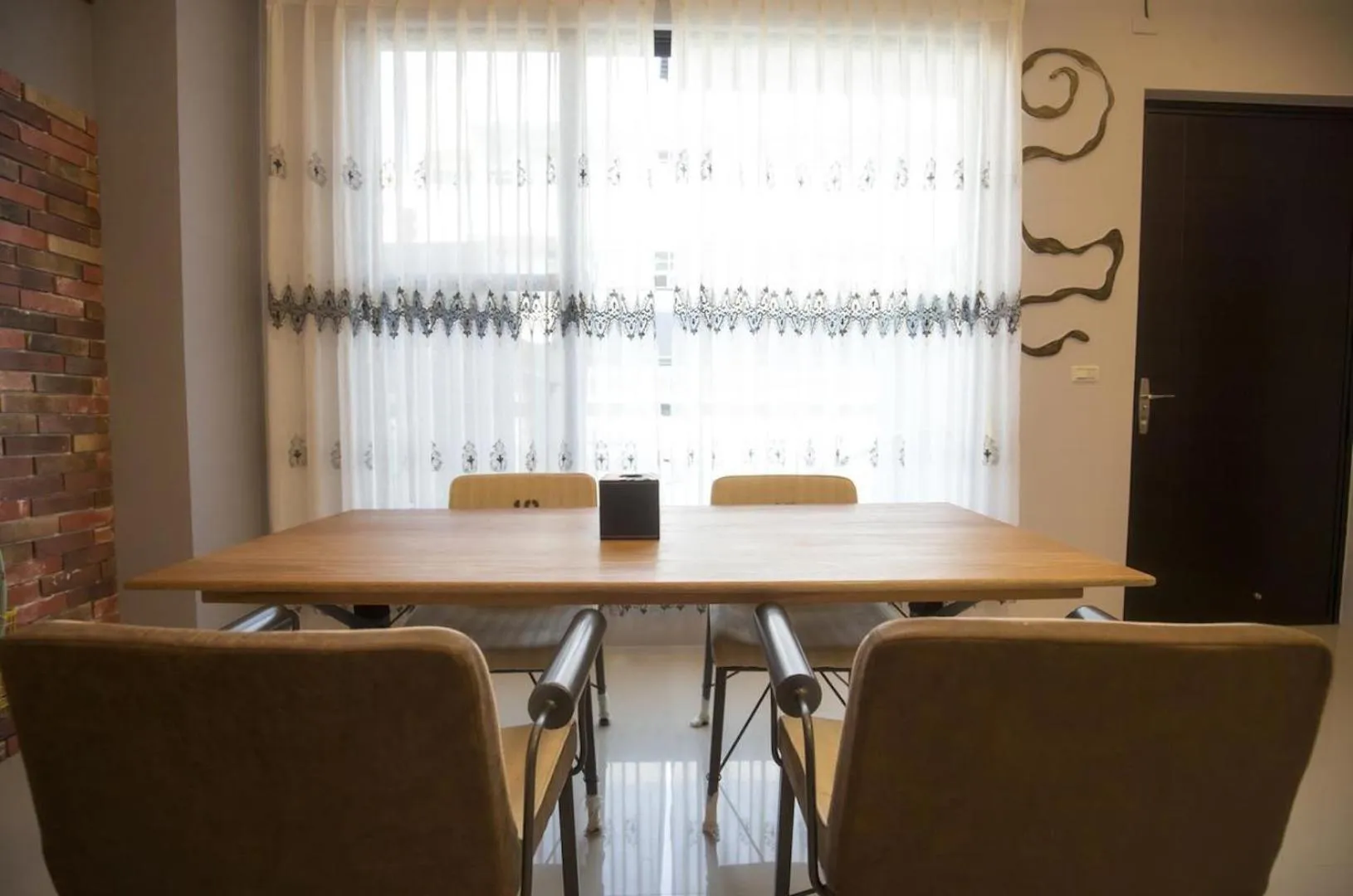 Meeting/conference room in 東立方旅宿-East Cube B&B
