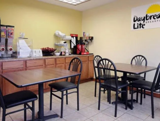 Restaurant/places to eat in Days Inn by Wyndham Athens