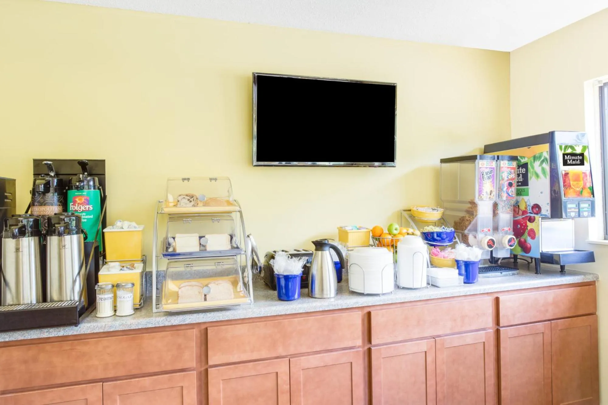 Restaurant/places to eat in Days Inn by Wyndham Athens