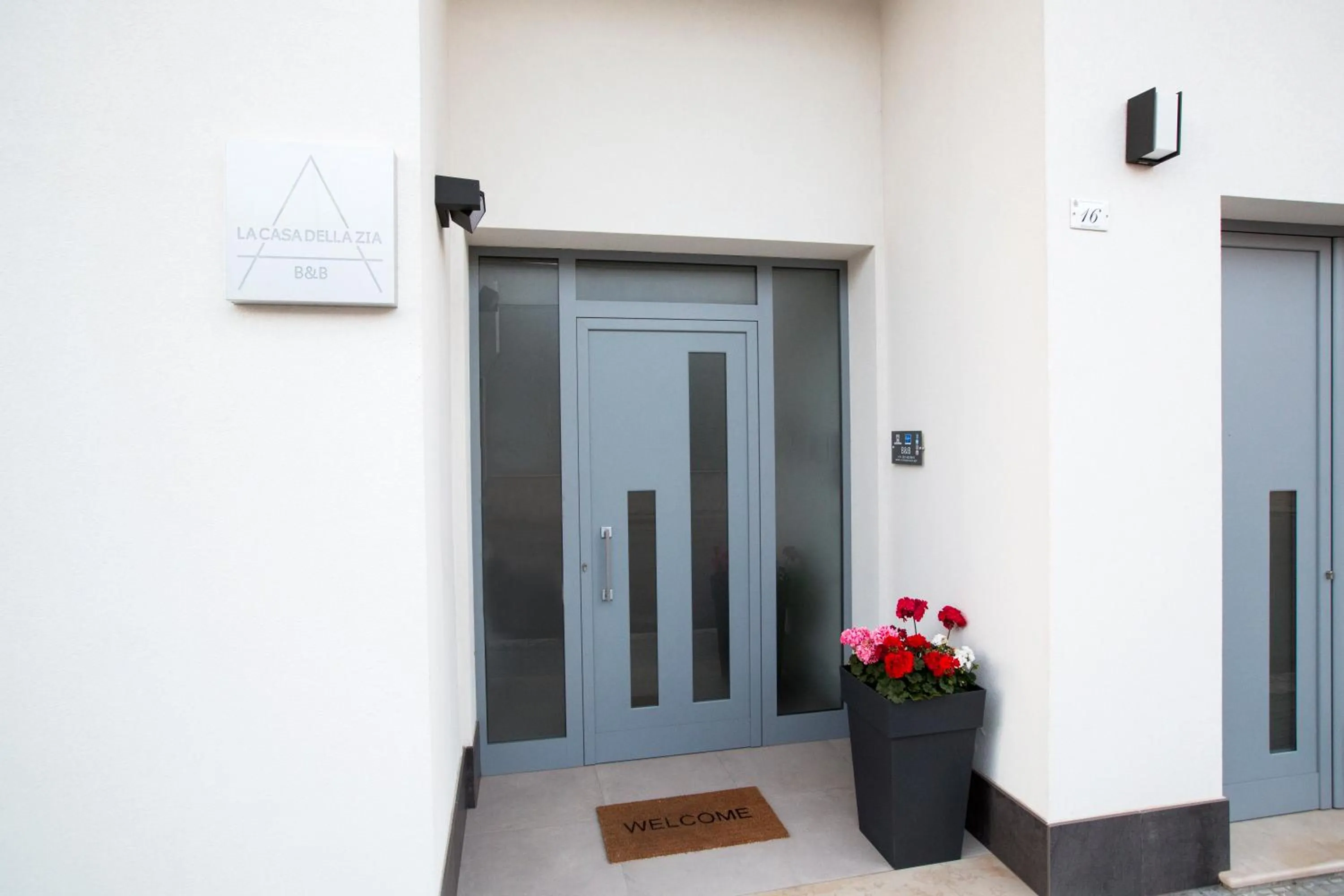 Property building in La Casa Della Zia