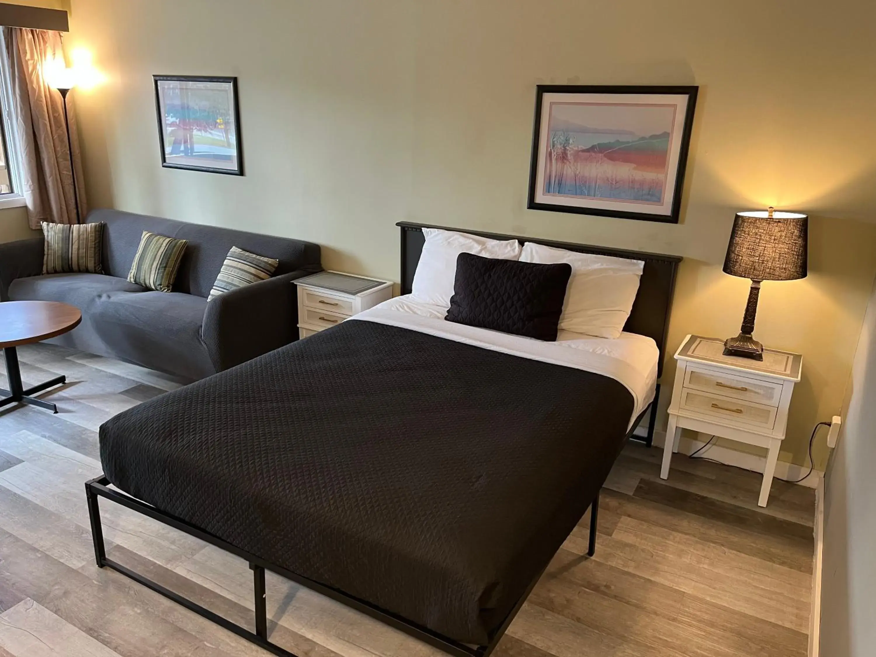 Standard Queen Room in Motel Bavaria Standard Queen Room in Motel Bavaria