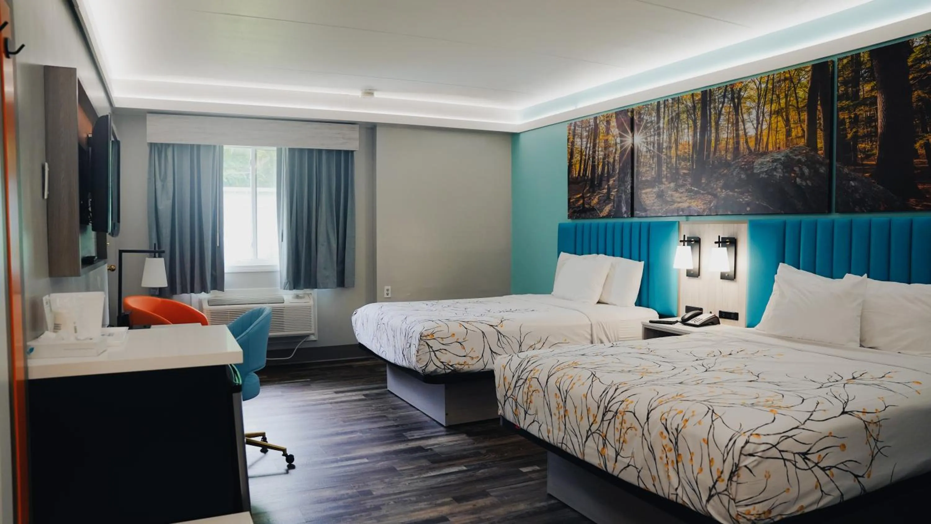 Guests, Bed in Days Inn by Wyndham Southington