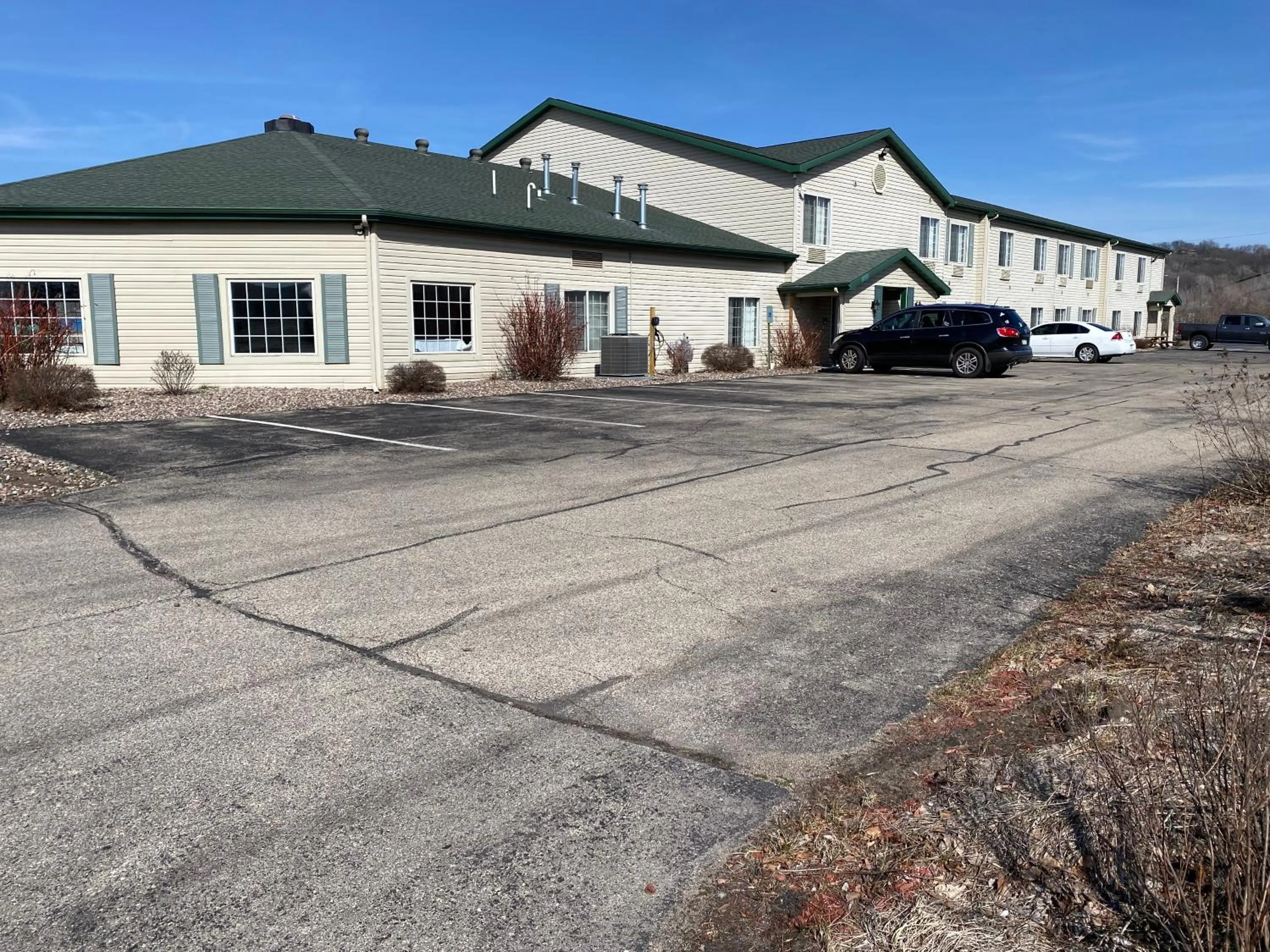 Property building in Windsor Place Inn