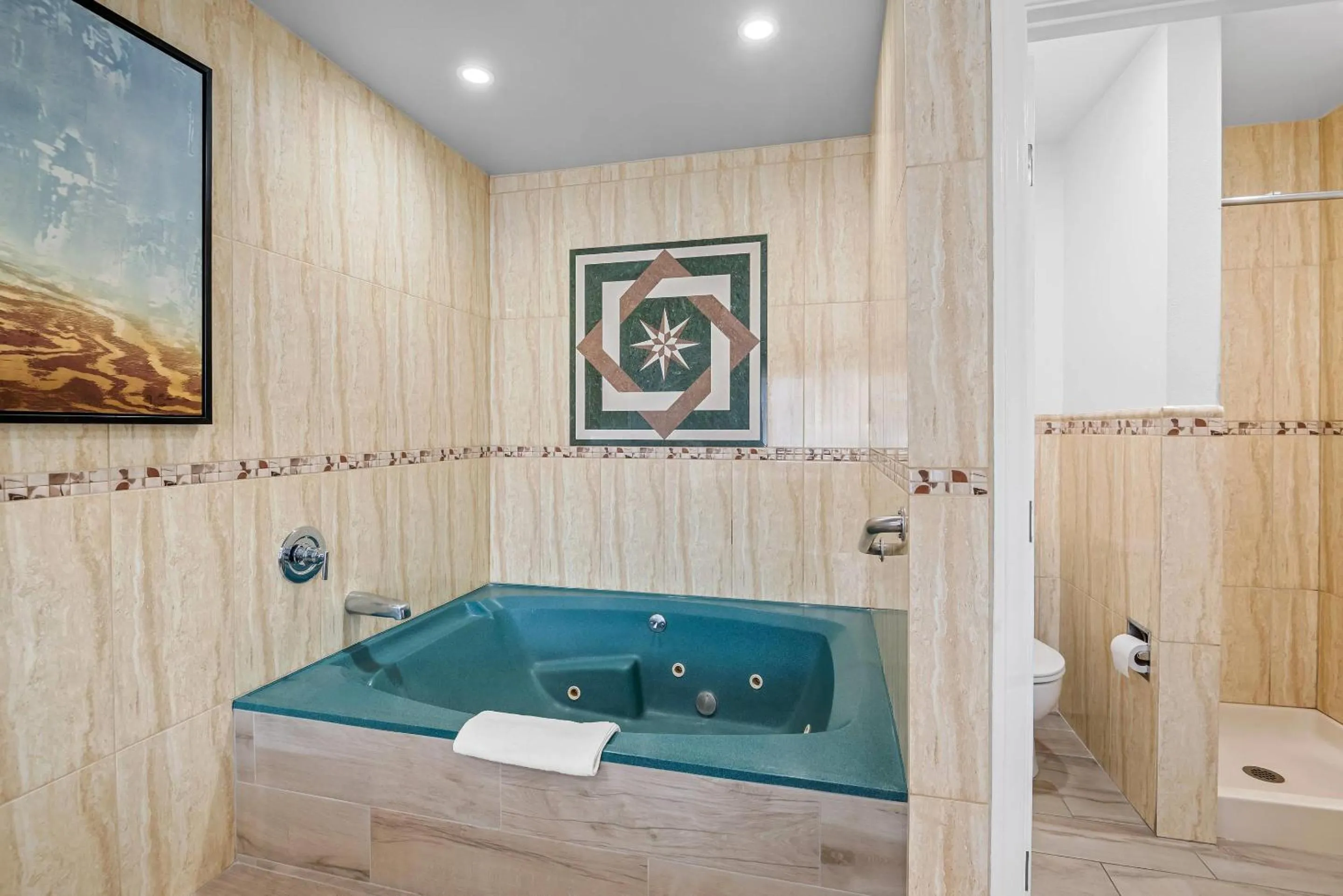 Bedroom in Rodeway Inn Commerce - Los Angeles