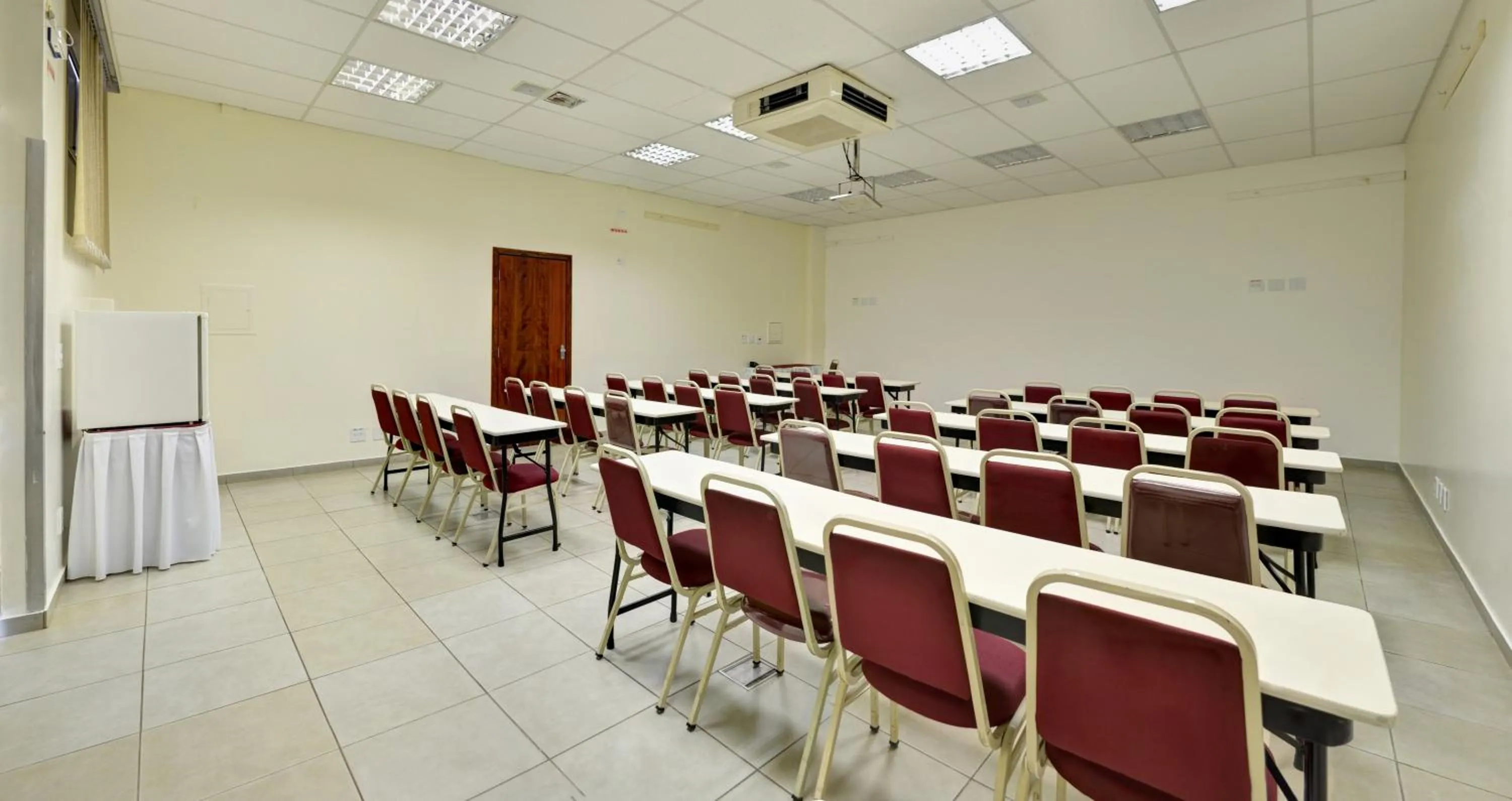 Business facilities in Porto Minas Hotel e Convenções