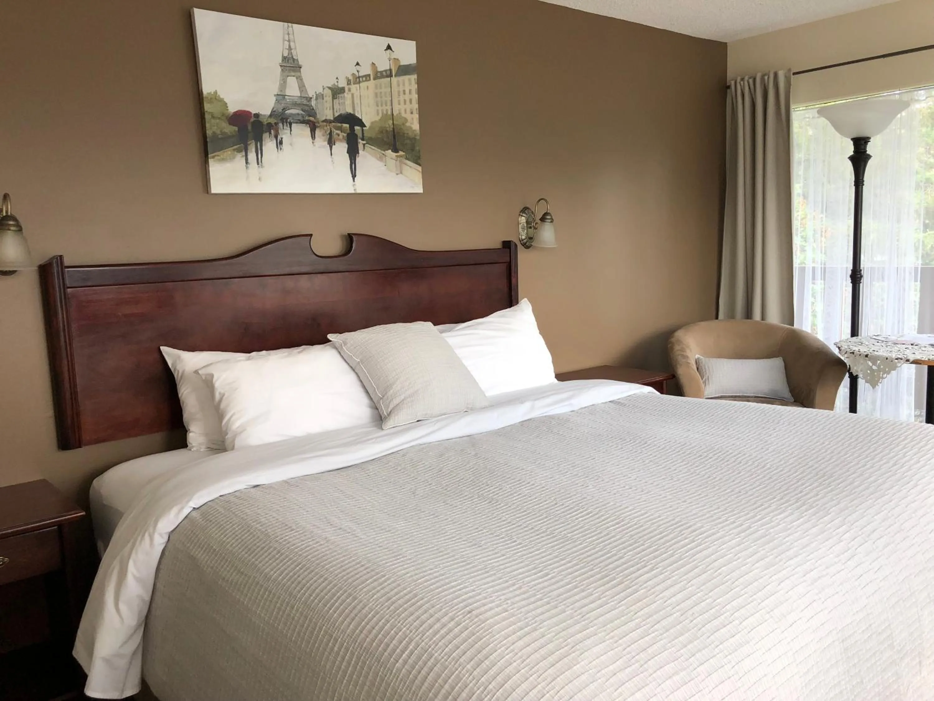 Bedroom, Bed in Piccadilly Motel