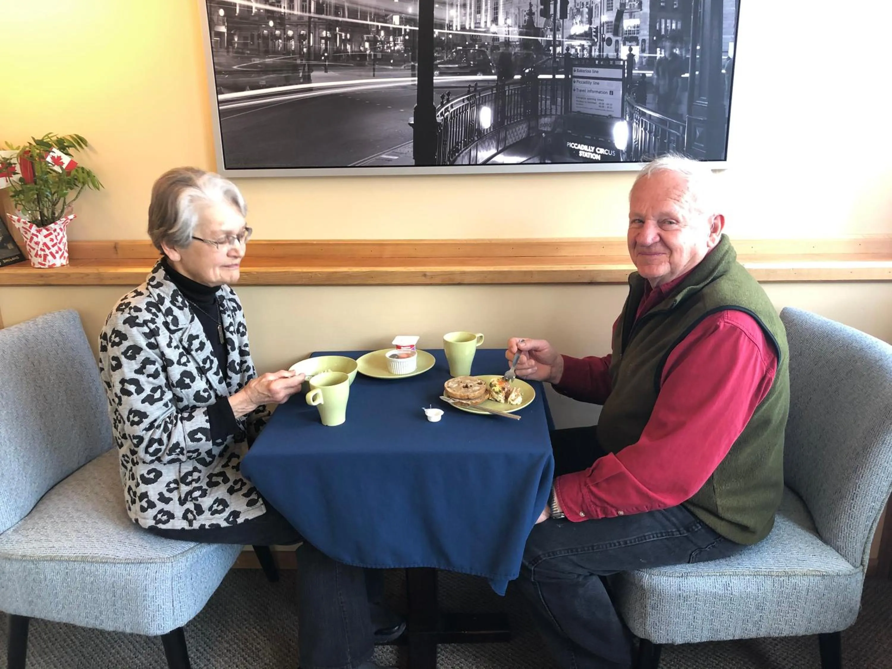 Breakfast in Piccadilly Motel