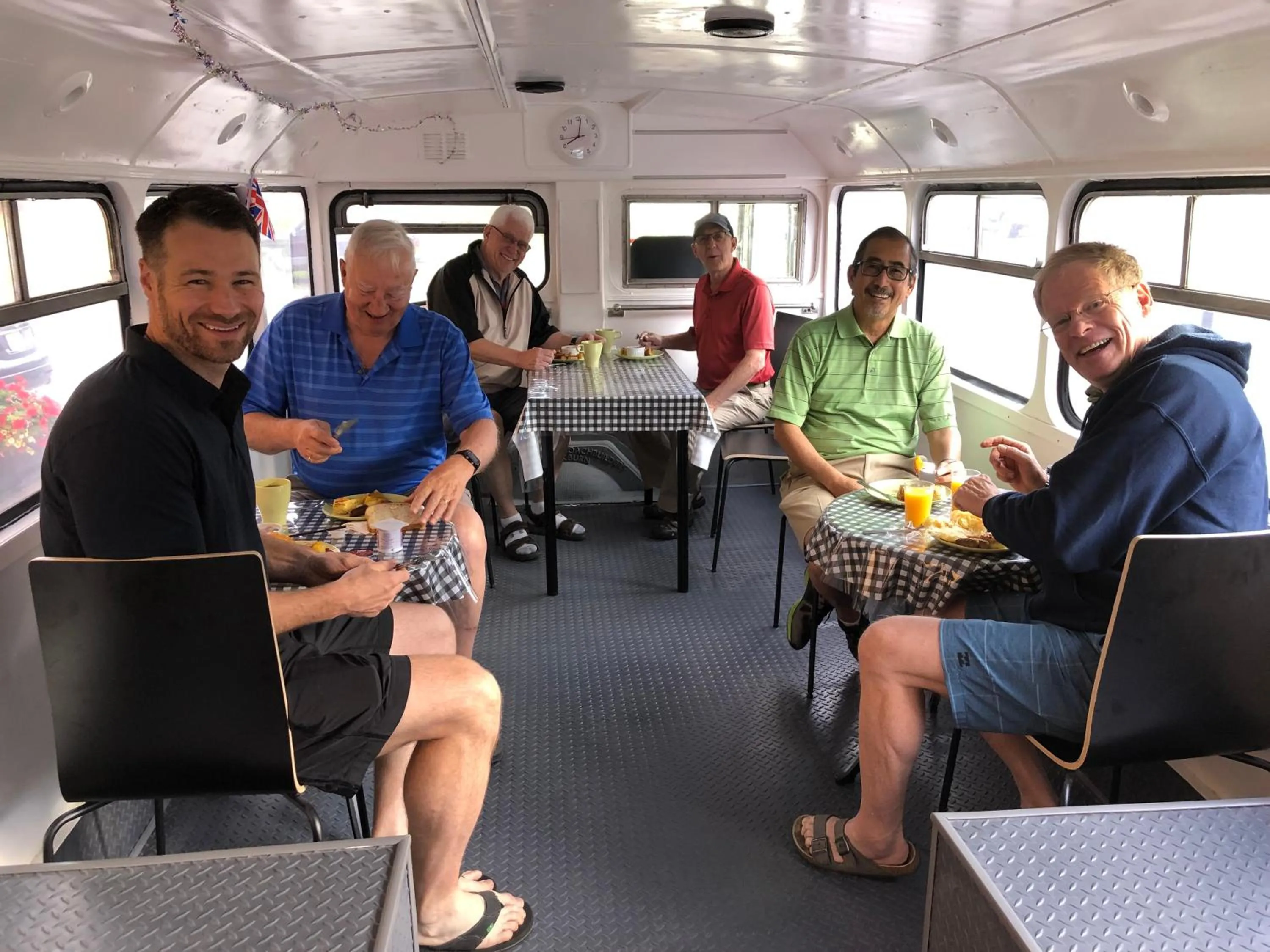 Breakfast in Piccadilly Motel