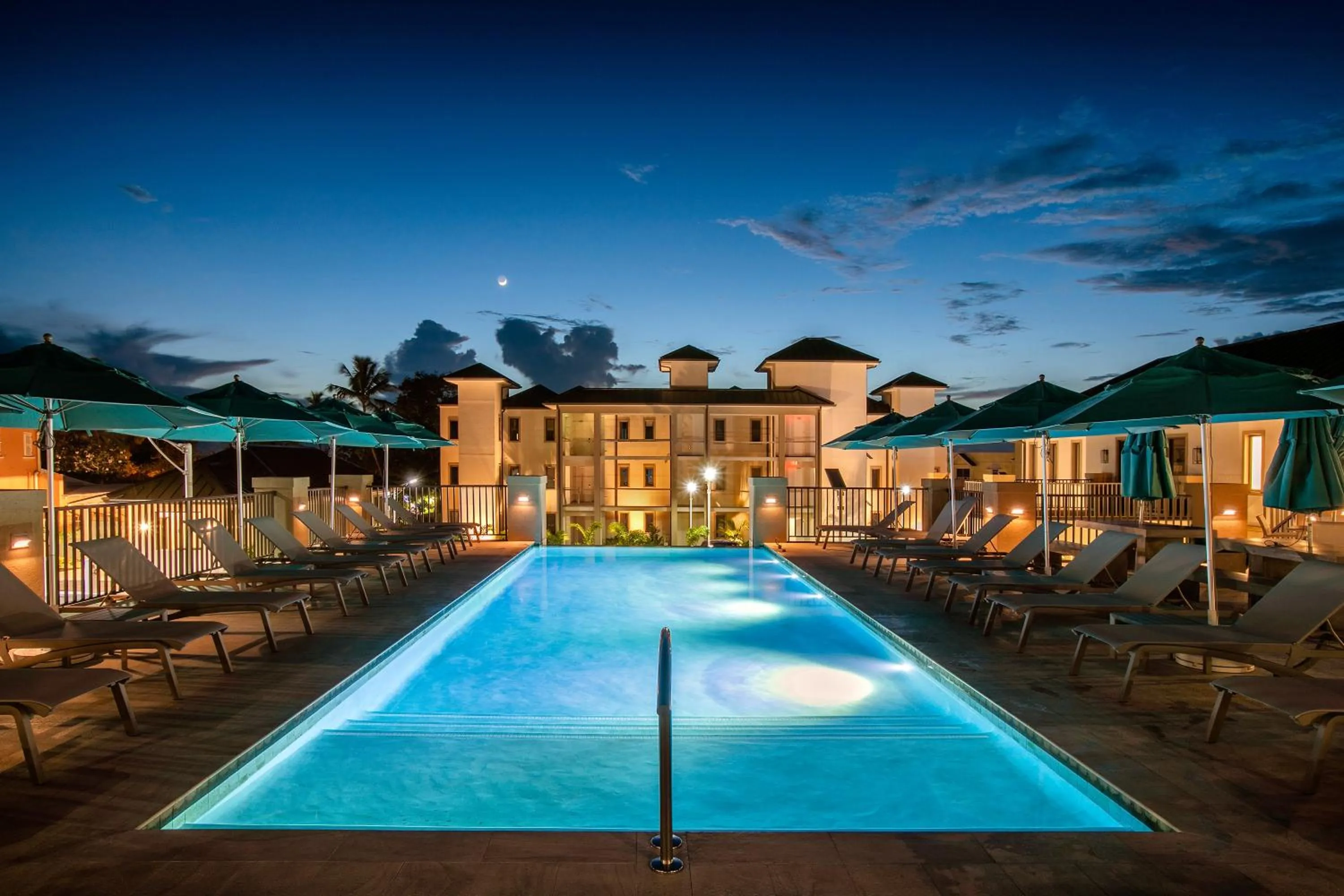 Swimming pool in Beach View Hotel