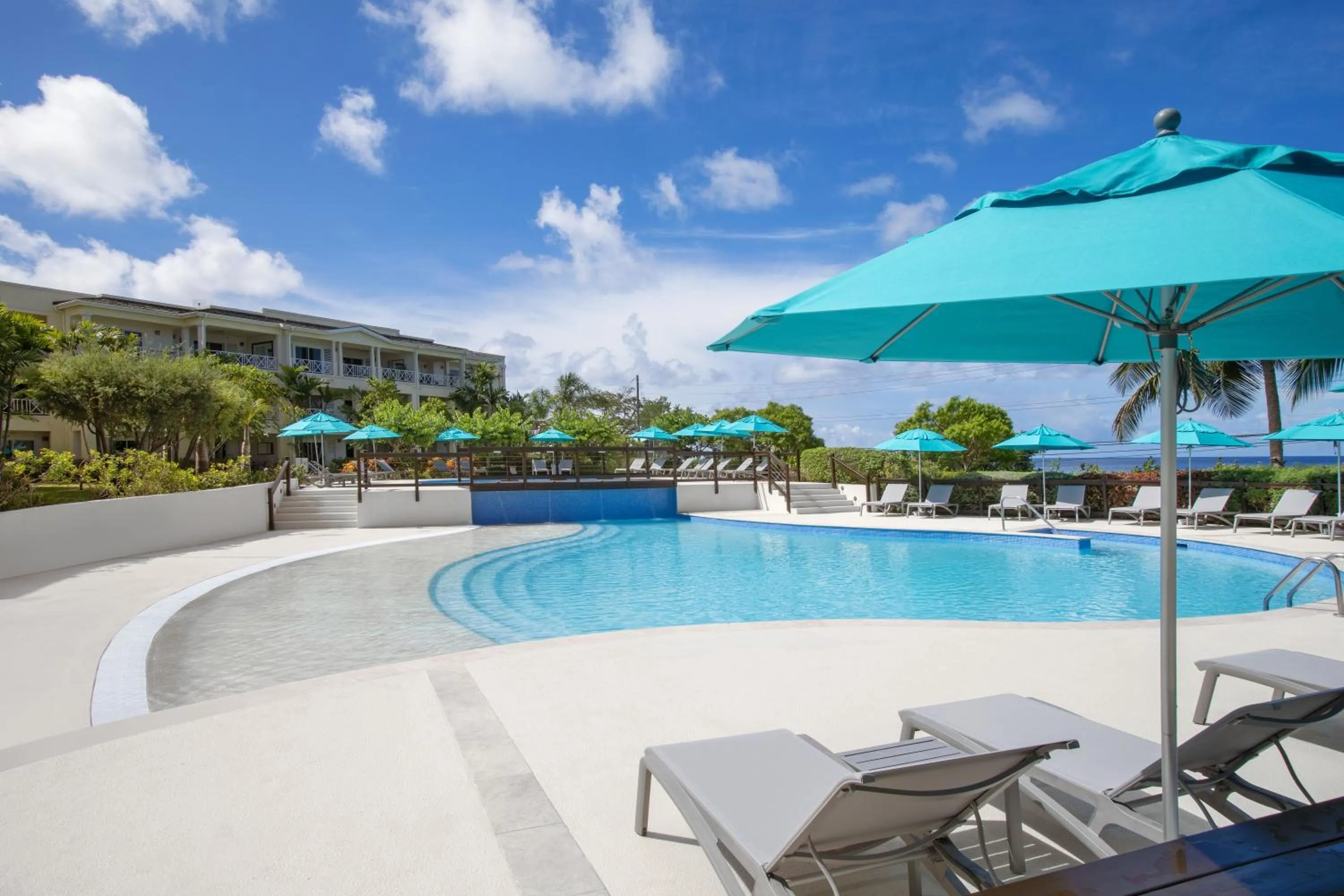 Swimming pool in Beach View Hotel
