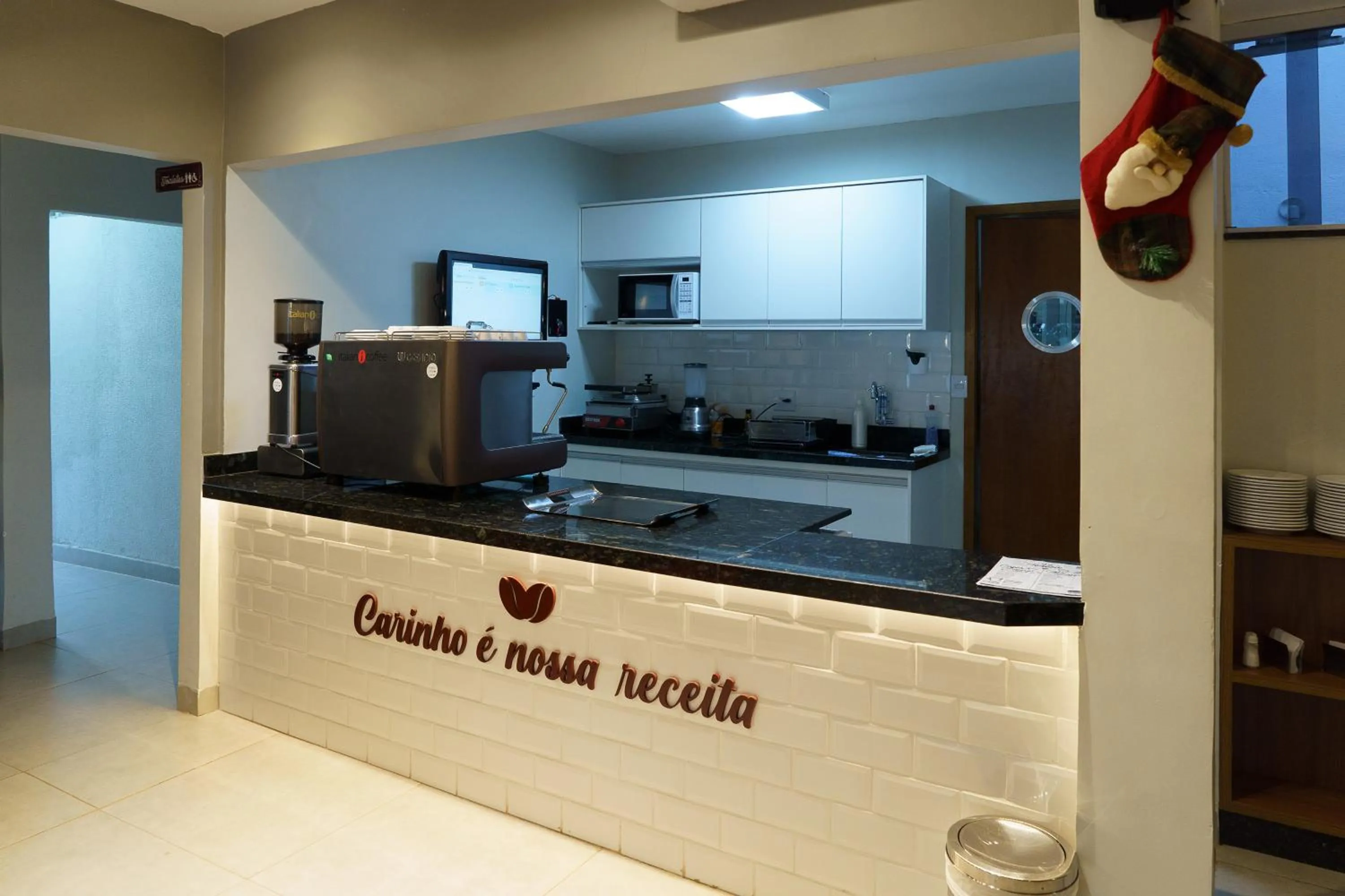 Restaurant/places to eat in Hotel Maraja