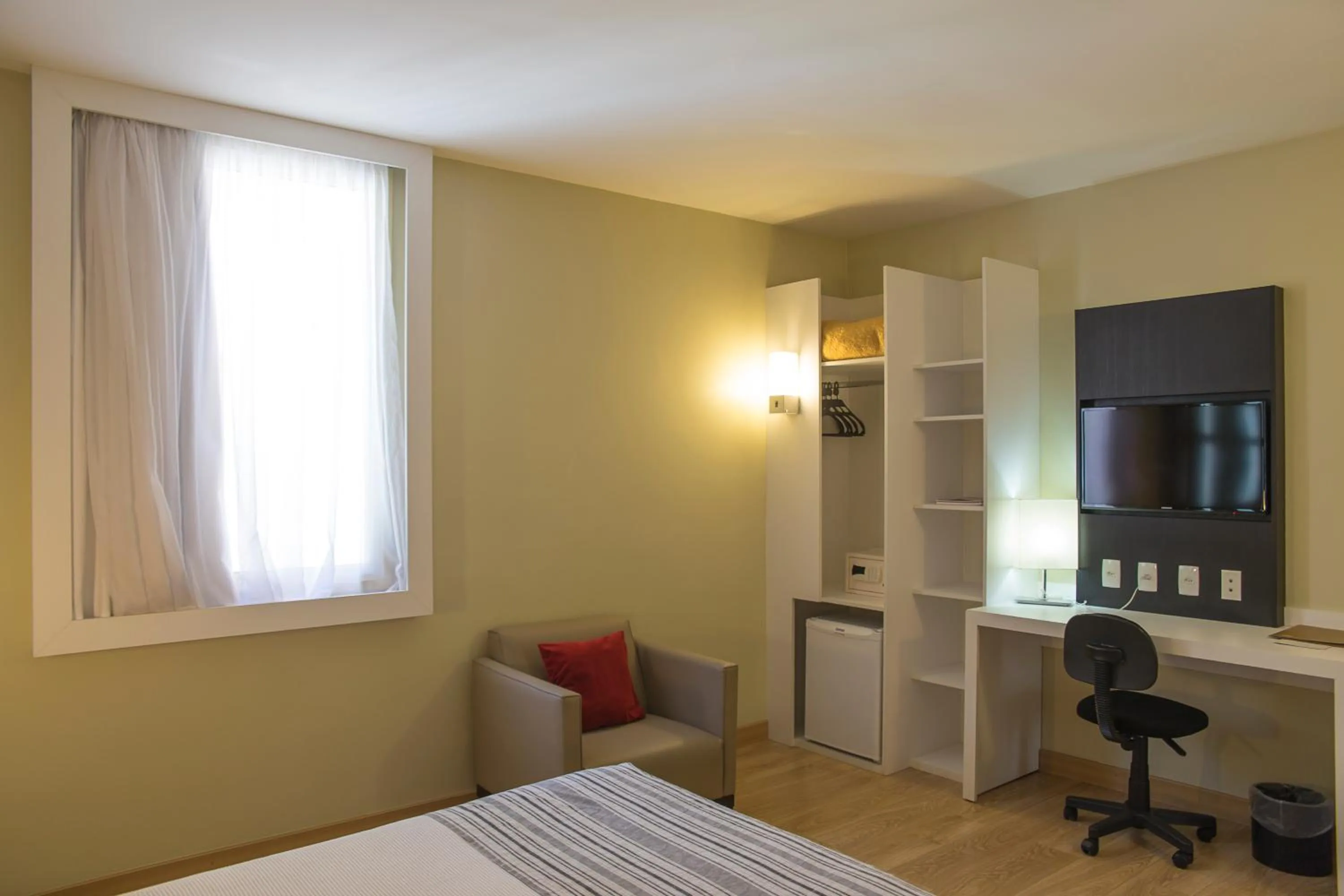 Bedroom, Bed in Grande Hotel Petrópolis