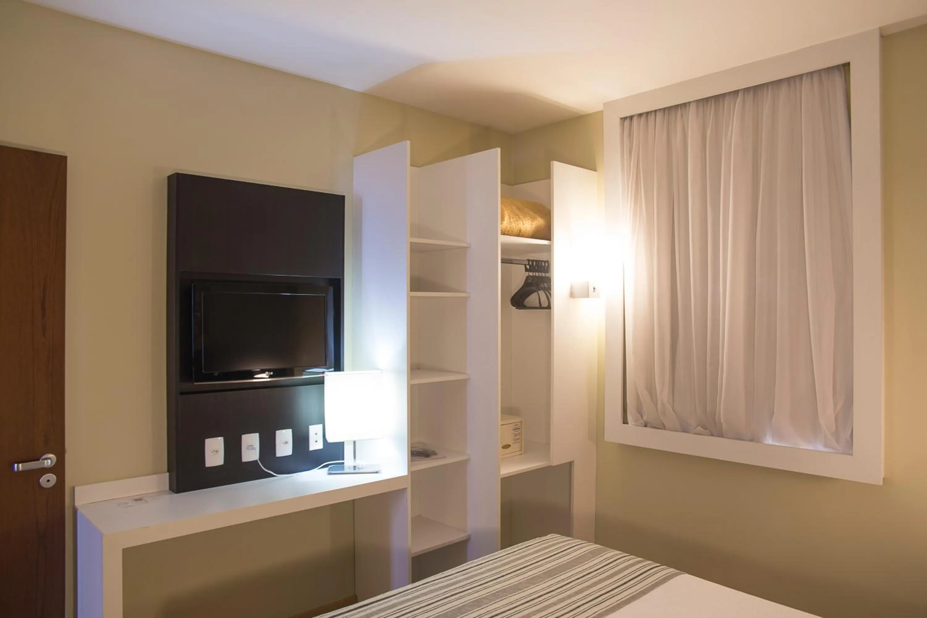 Bedroom, Bed in Grande Hotel Petrópolis