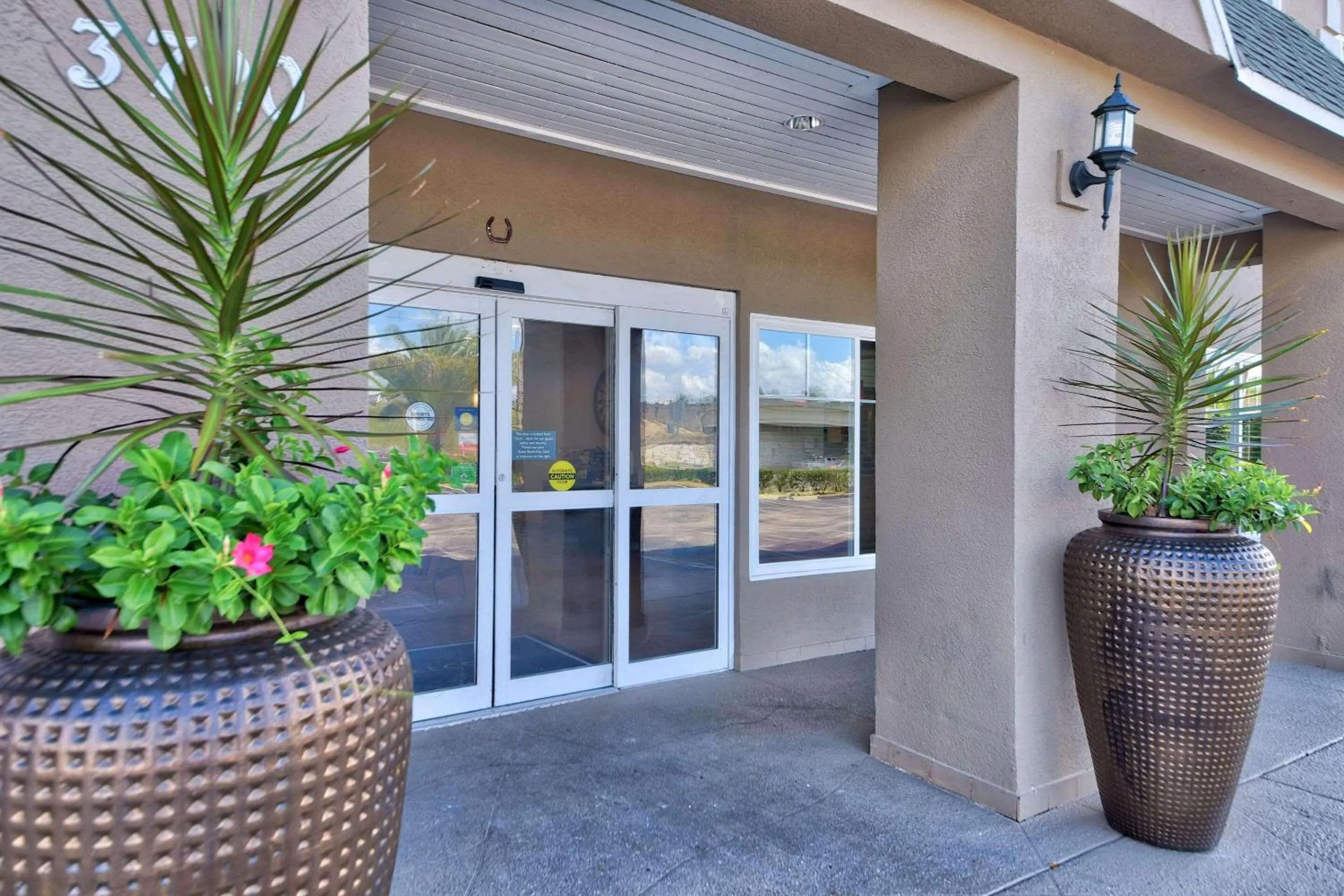 Property building in Country Inn & Suites by Radisson Ocala Southwest