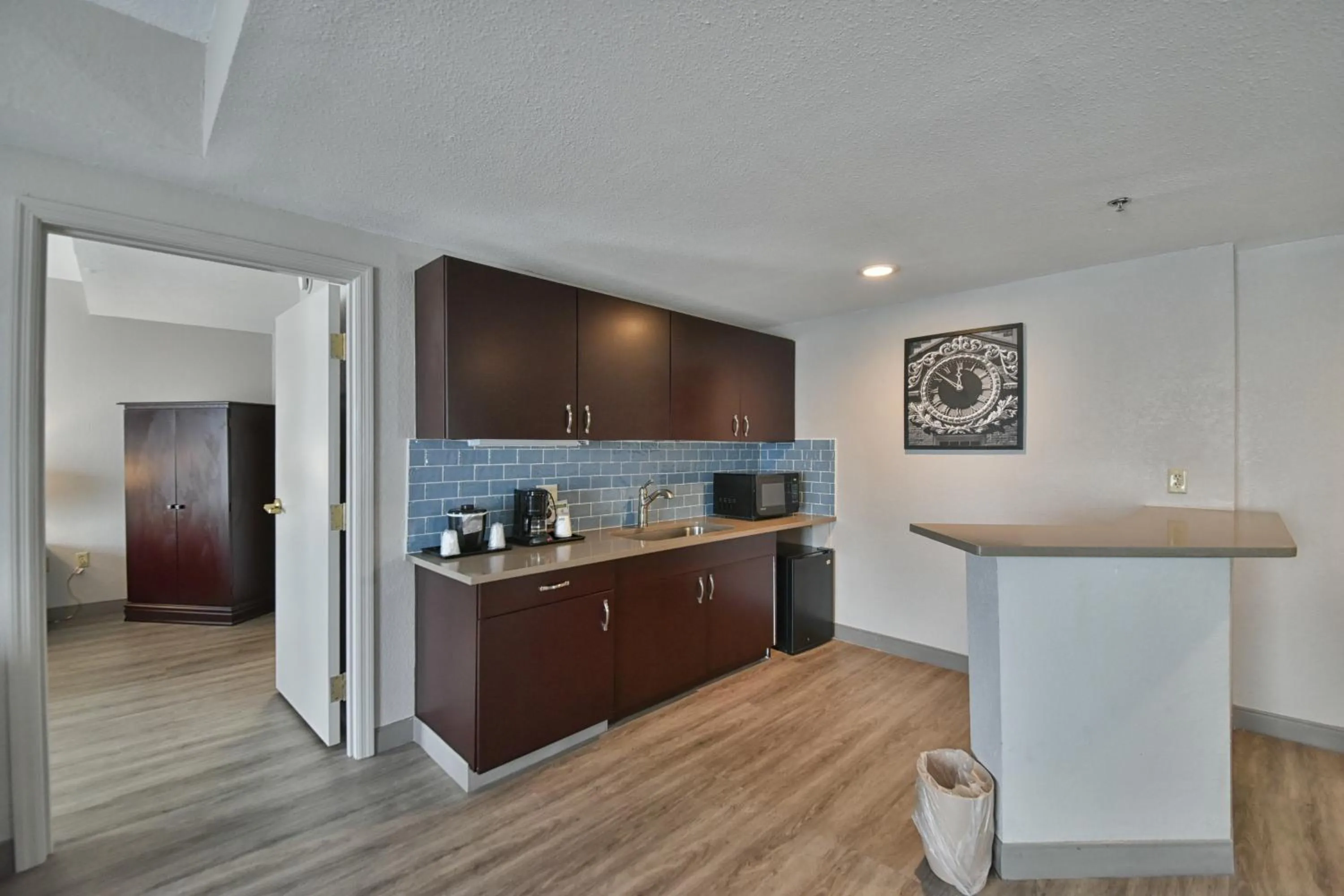 Kitchen or kitchenette in Country Inn & Suites by Radisson Ocala Southwest