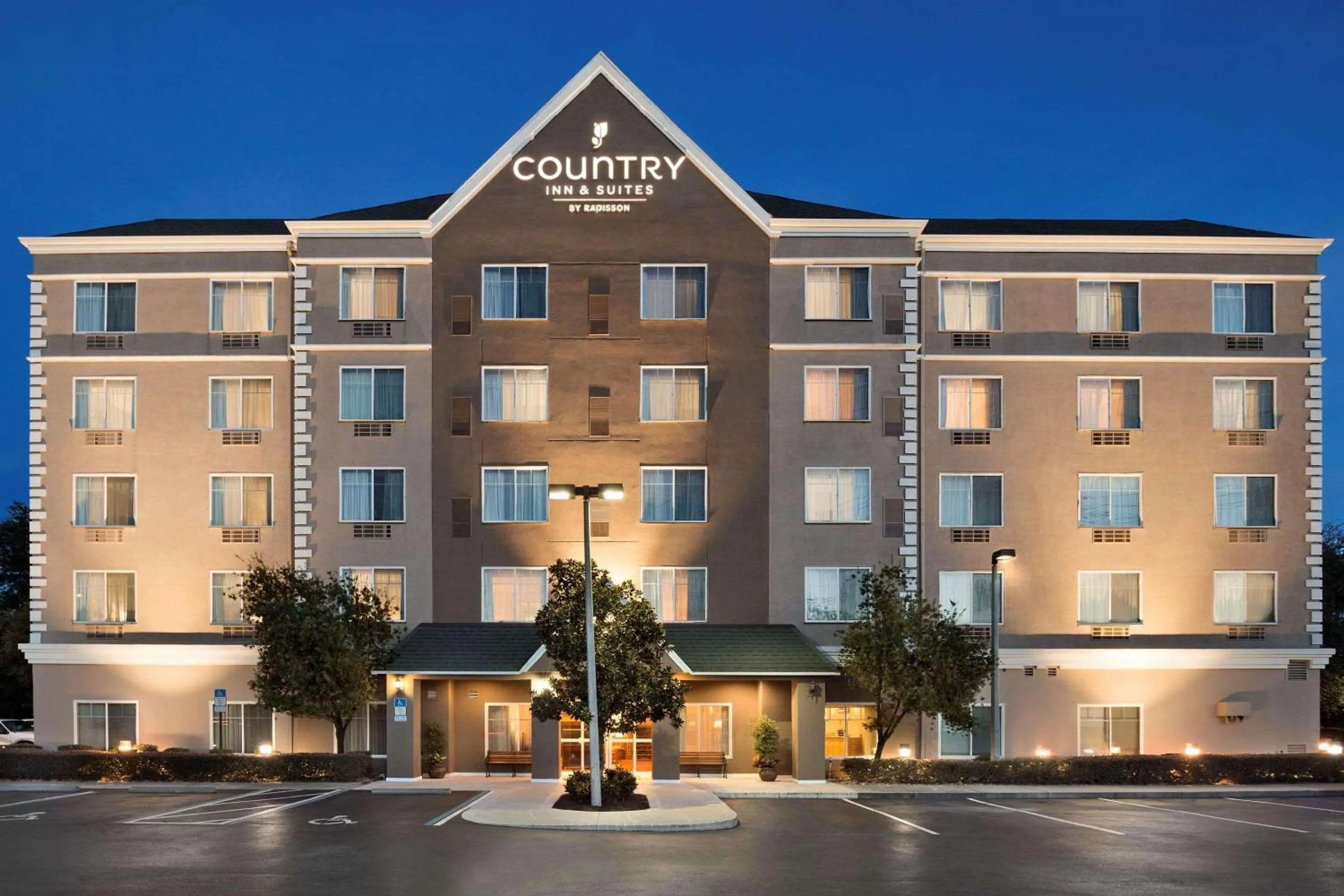 Property building in Country Inn & Suites by Radisson Ocala Southwest