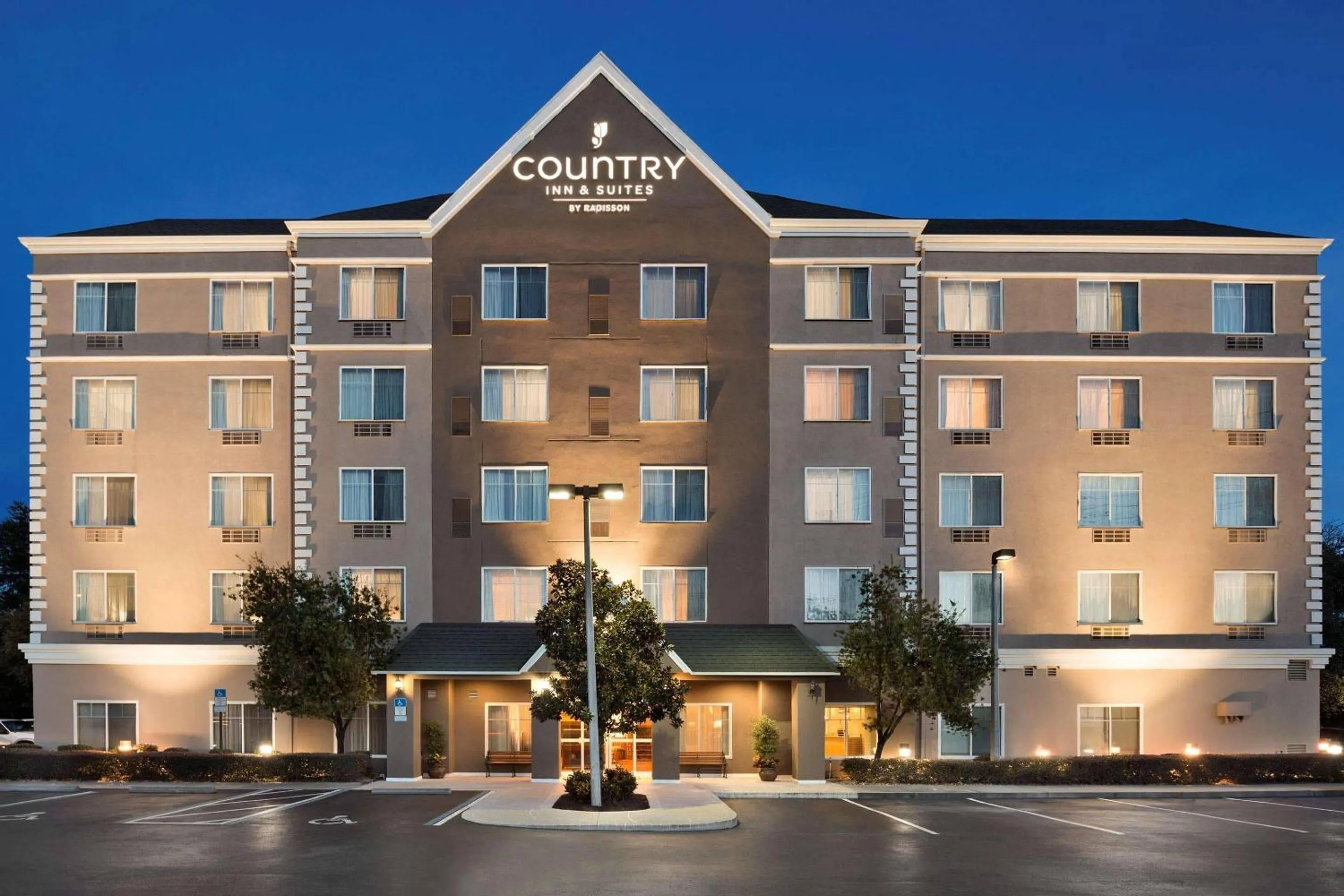 Property building in Country Inn & Suites by Radisson, Ocala Southwest