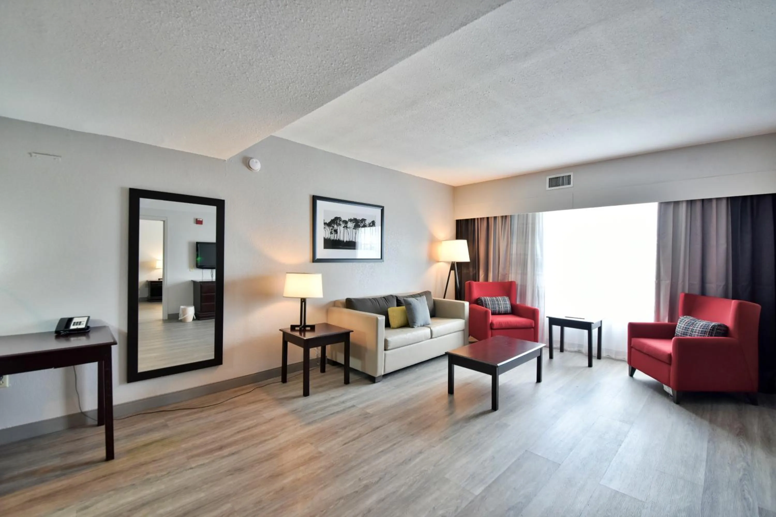 Living room in Country Inn & Suites by Radisson Ocala Southwest