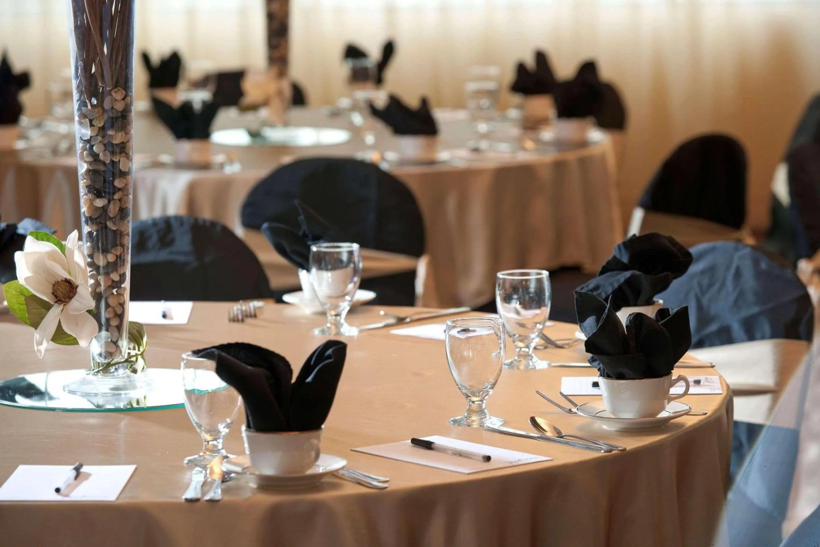 Meeting/conference room in Radisson Suite Hotel Oceanfront