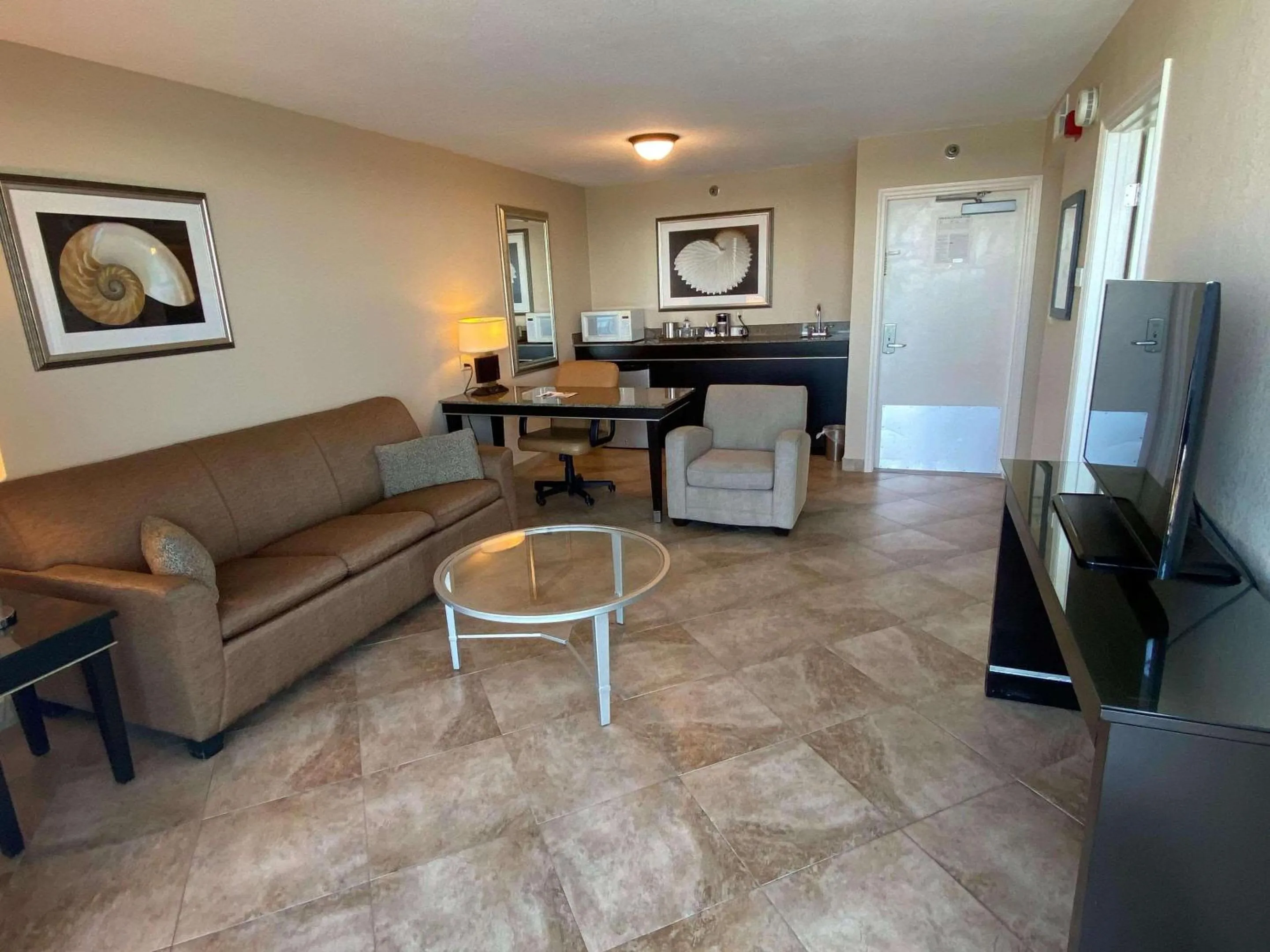 Bedroom in Radisson Suite Hotel Oceanfront