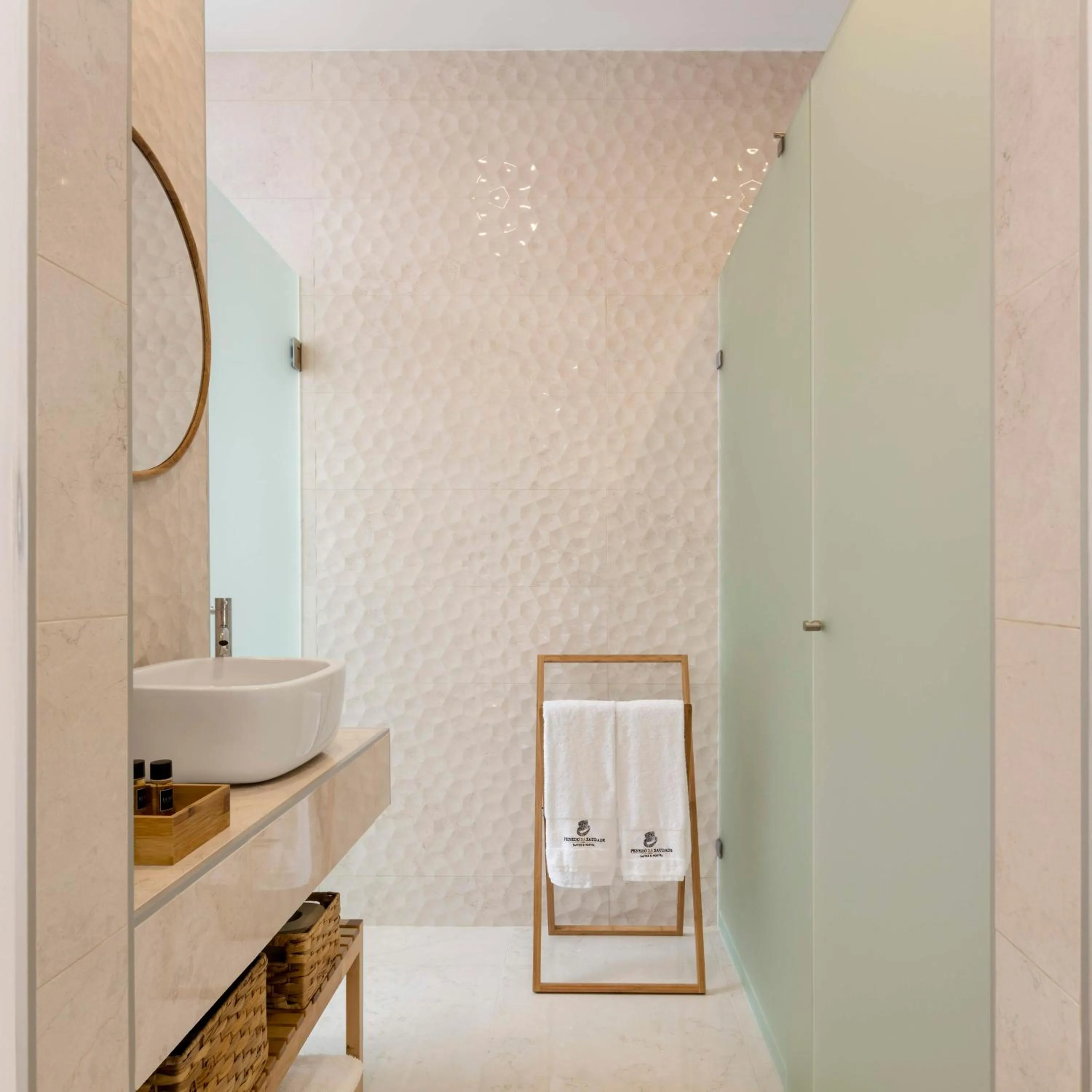 Bathroom in Penedo da Saudade Suites & Hostel