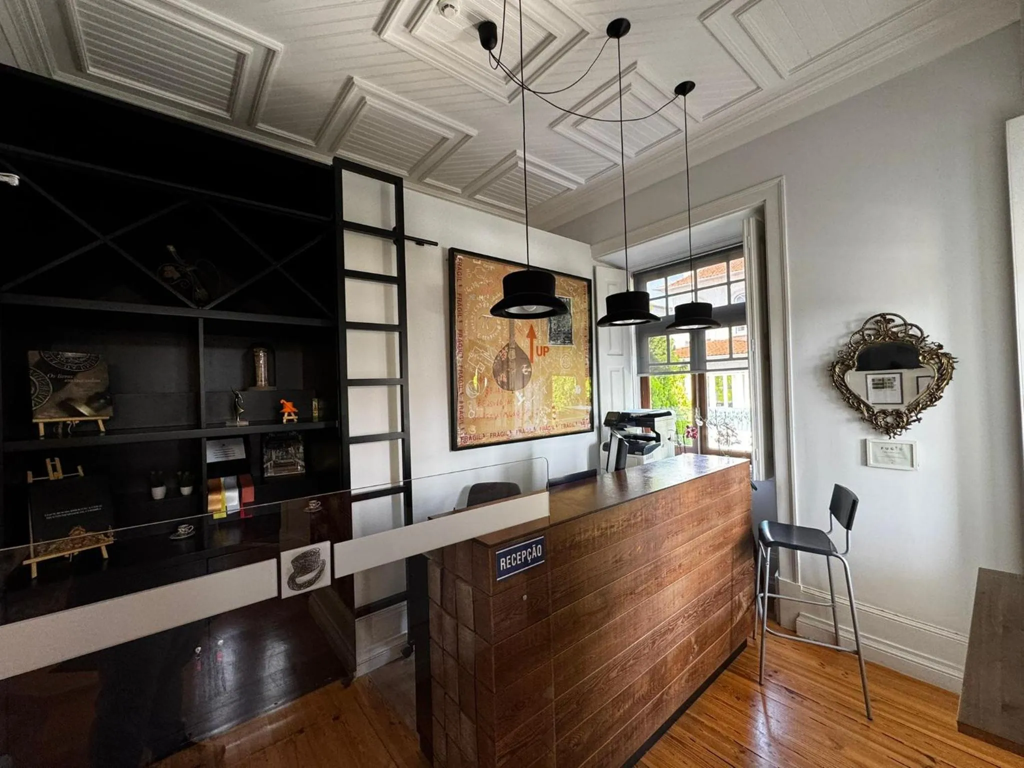 Penedo da Saudade Suites & Hostel