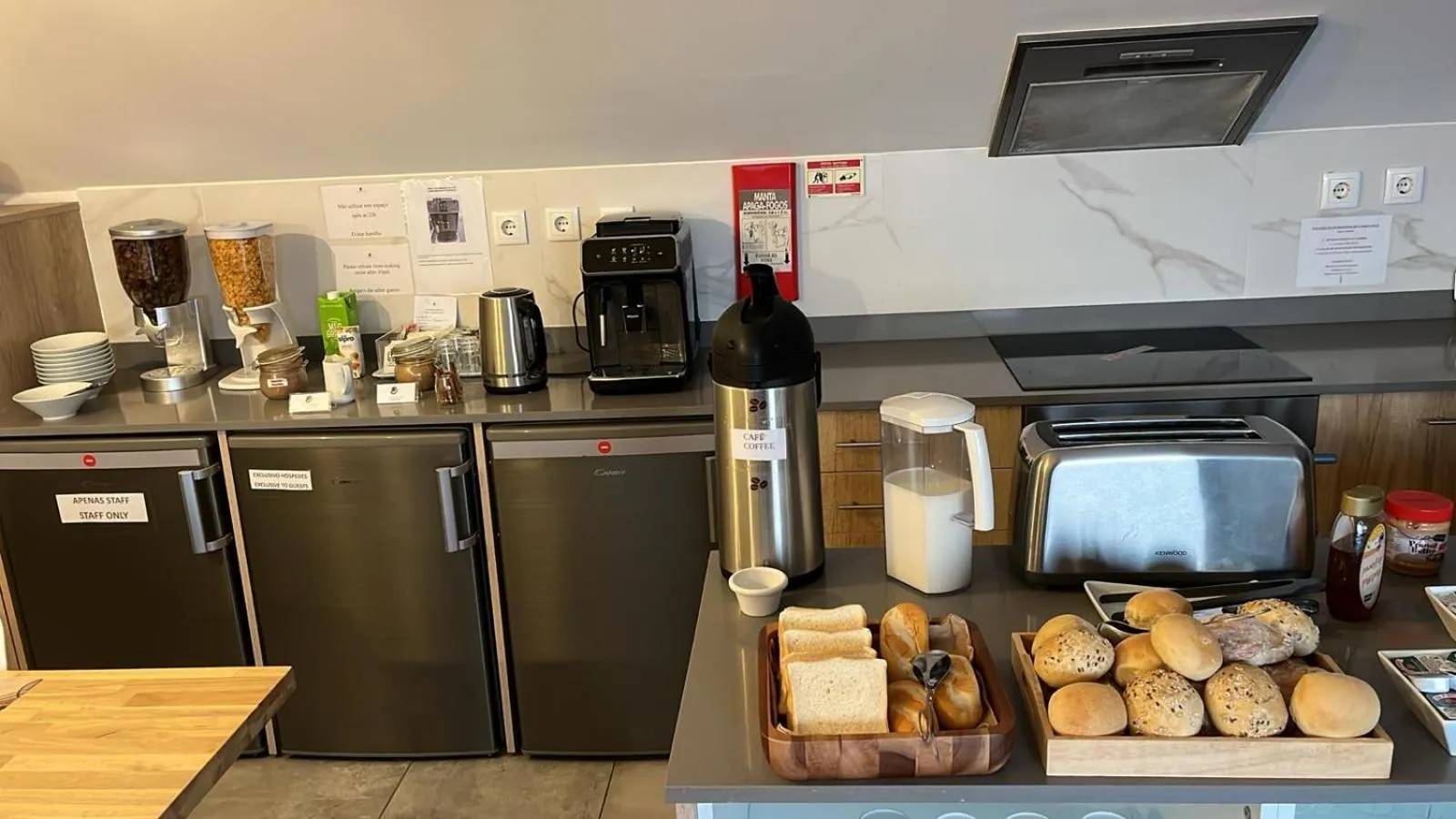 Penedo da Saudade Suites & Hostel