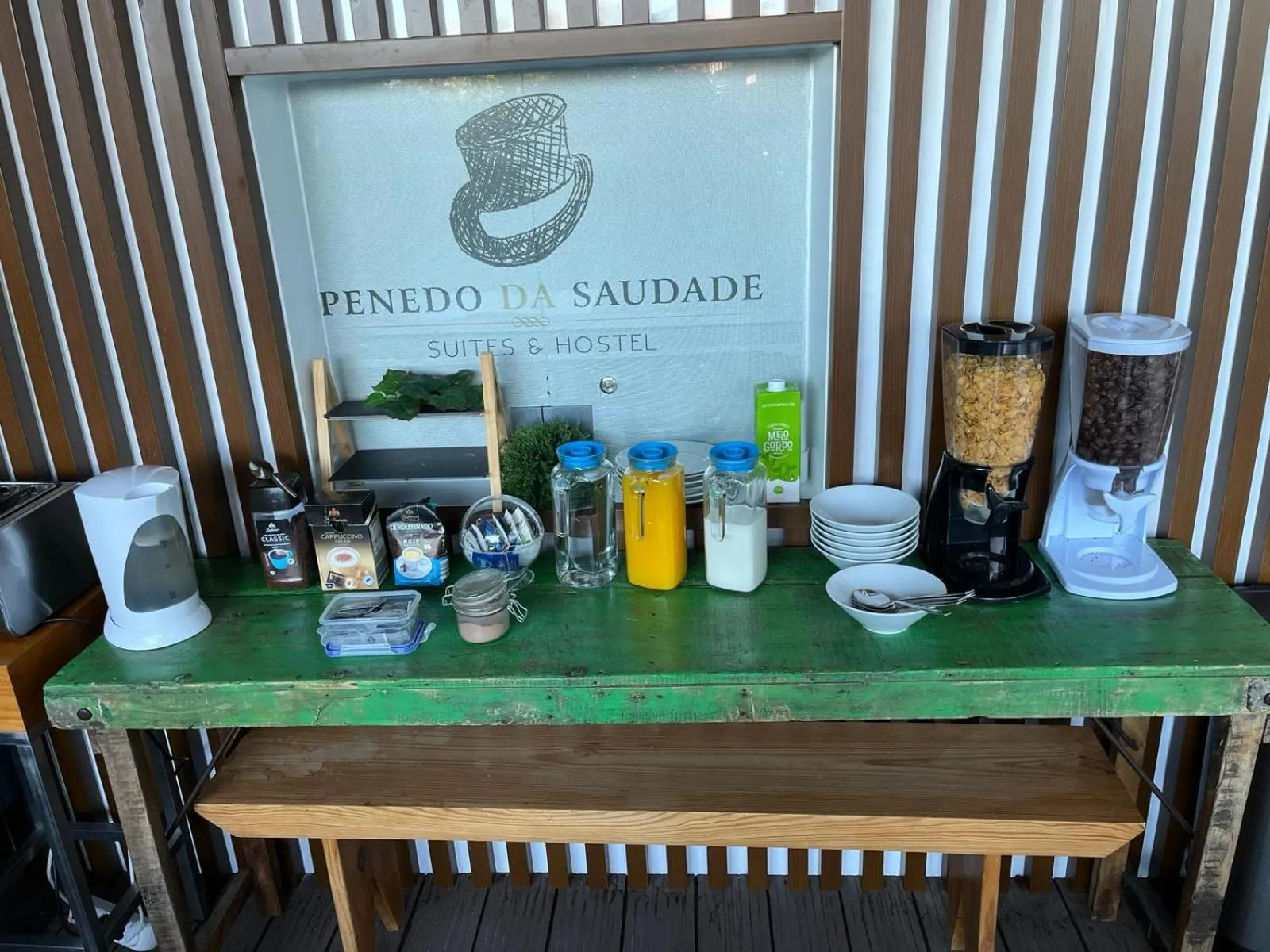 Penedo da Saudade Suites & Hostel