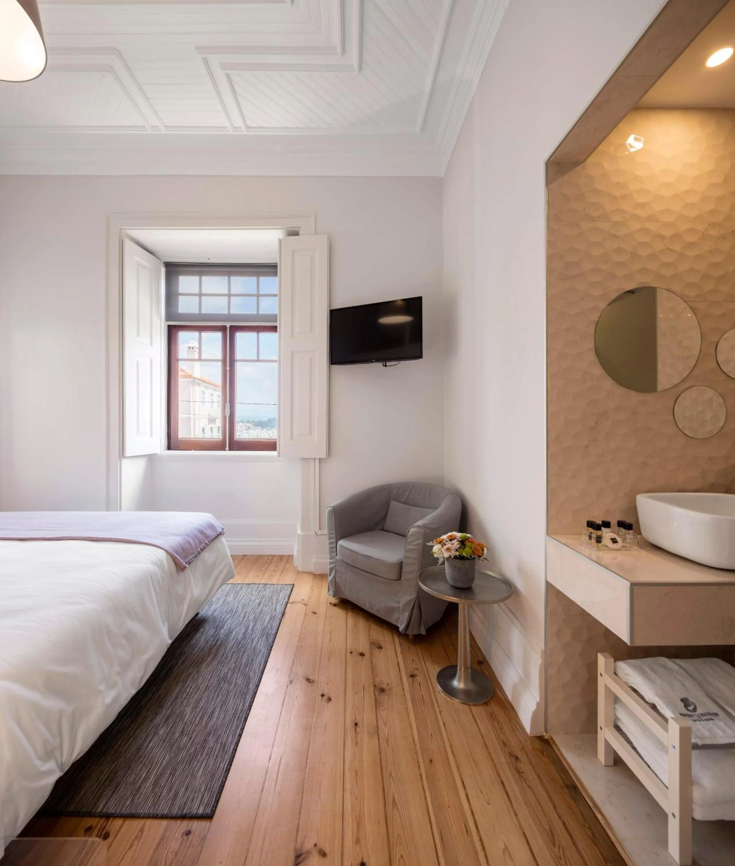 Decorative detail, Bed in Penedo da Saudade Suites & Hostel