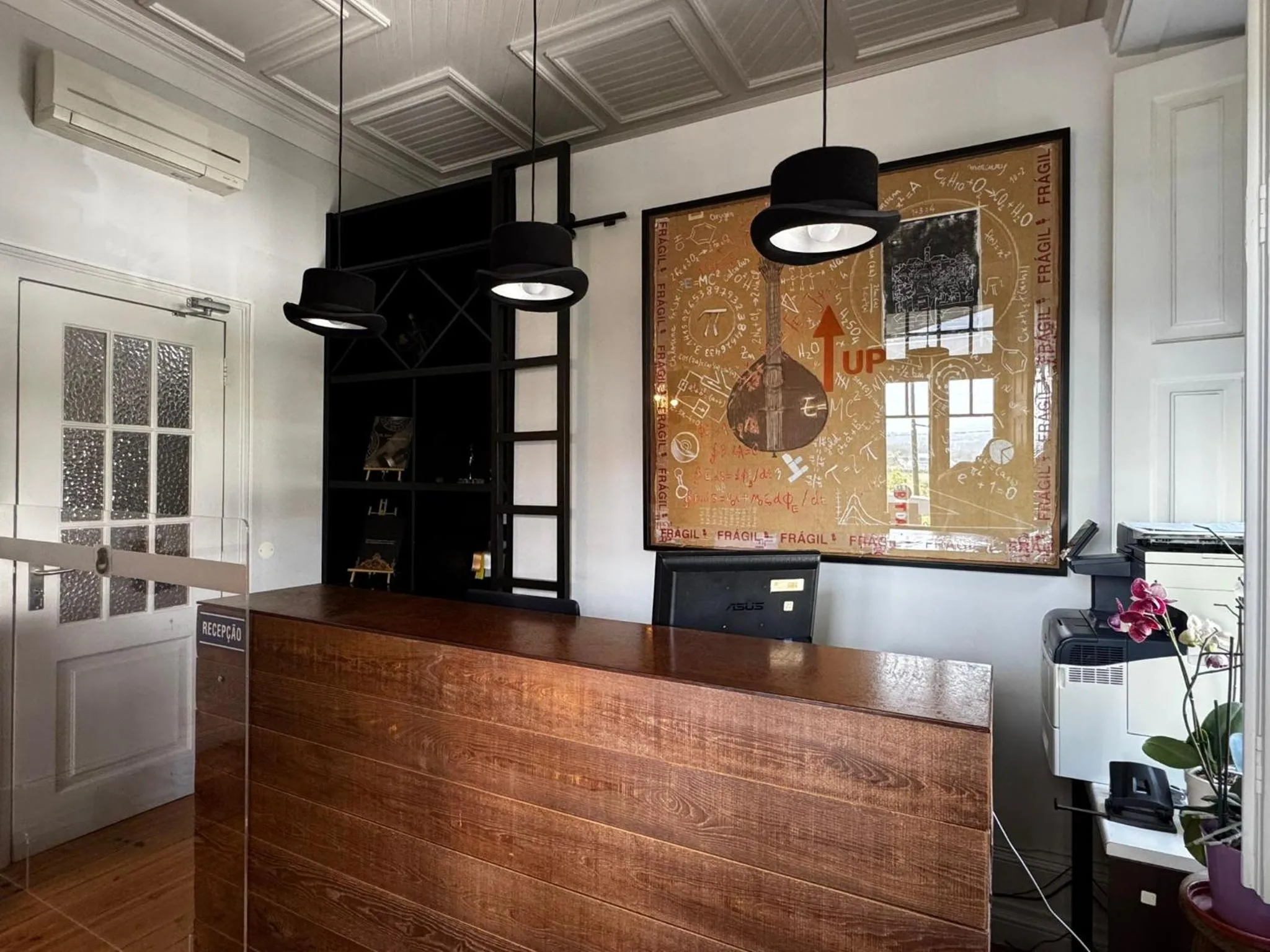 Penedo da Saudade Suites & Hostel