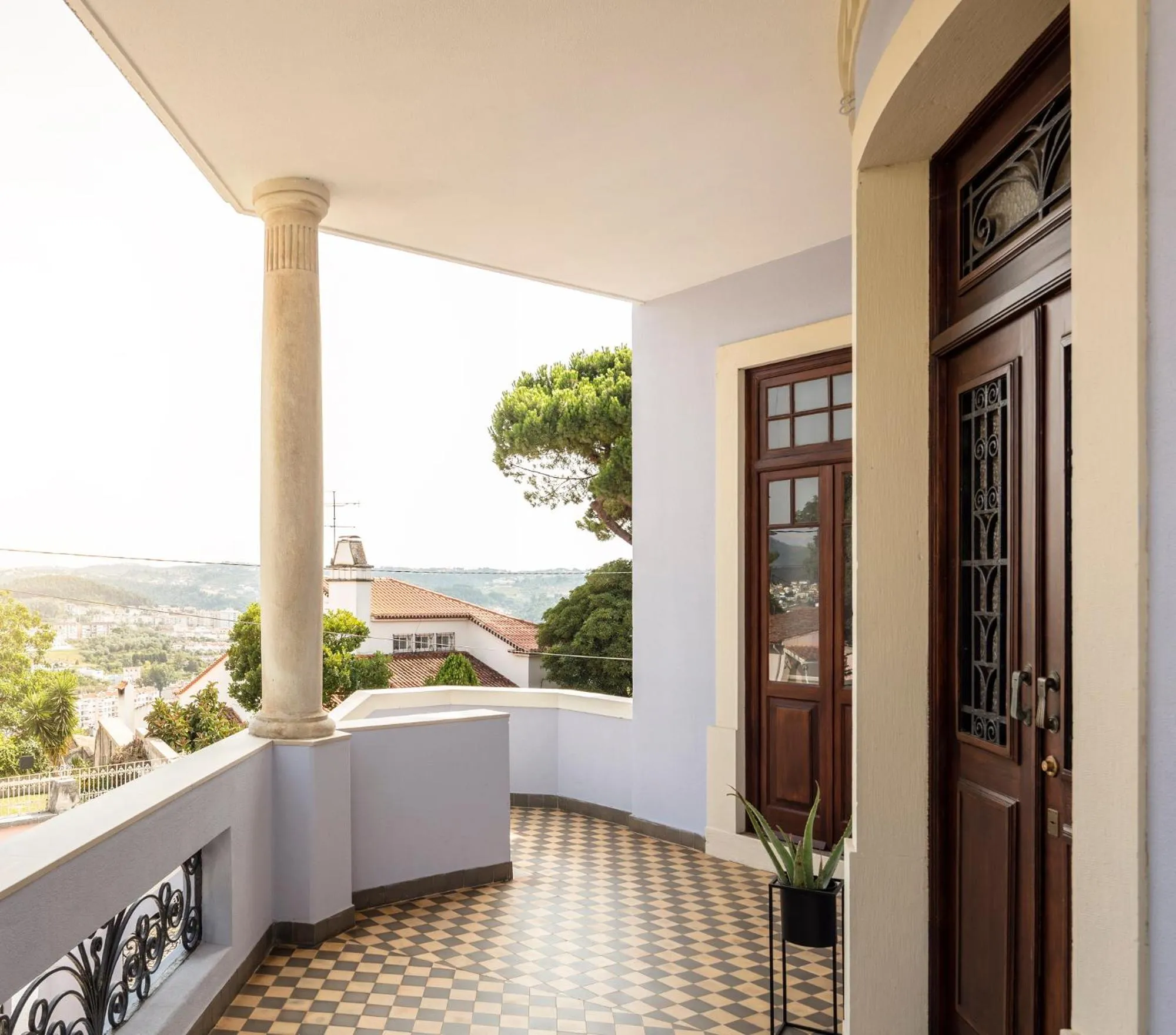 Facade/entrance in Penedo da Saudade Suites & Hostel