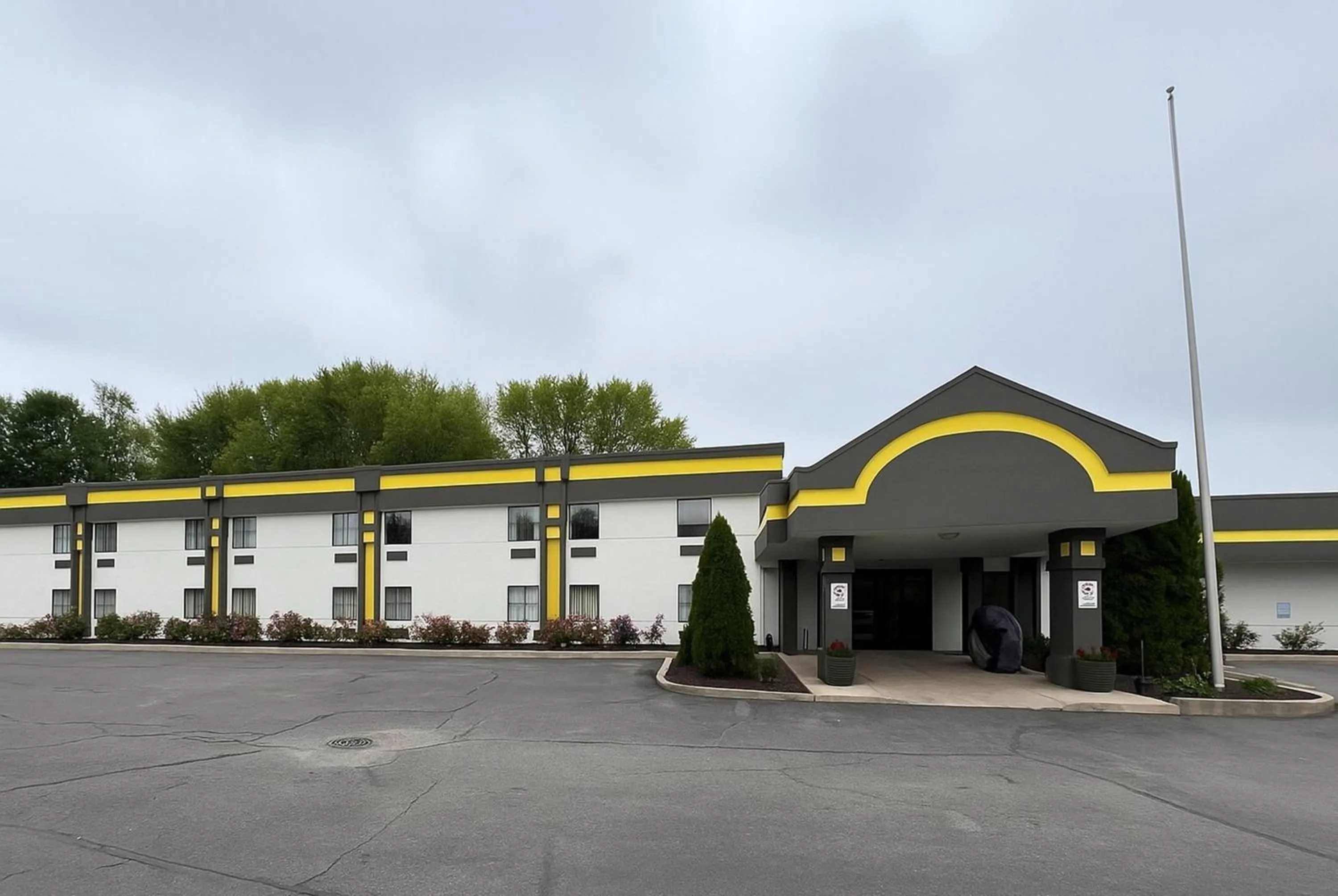 Property building in Super 8 by Wyndham Logansport
