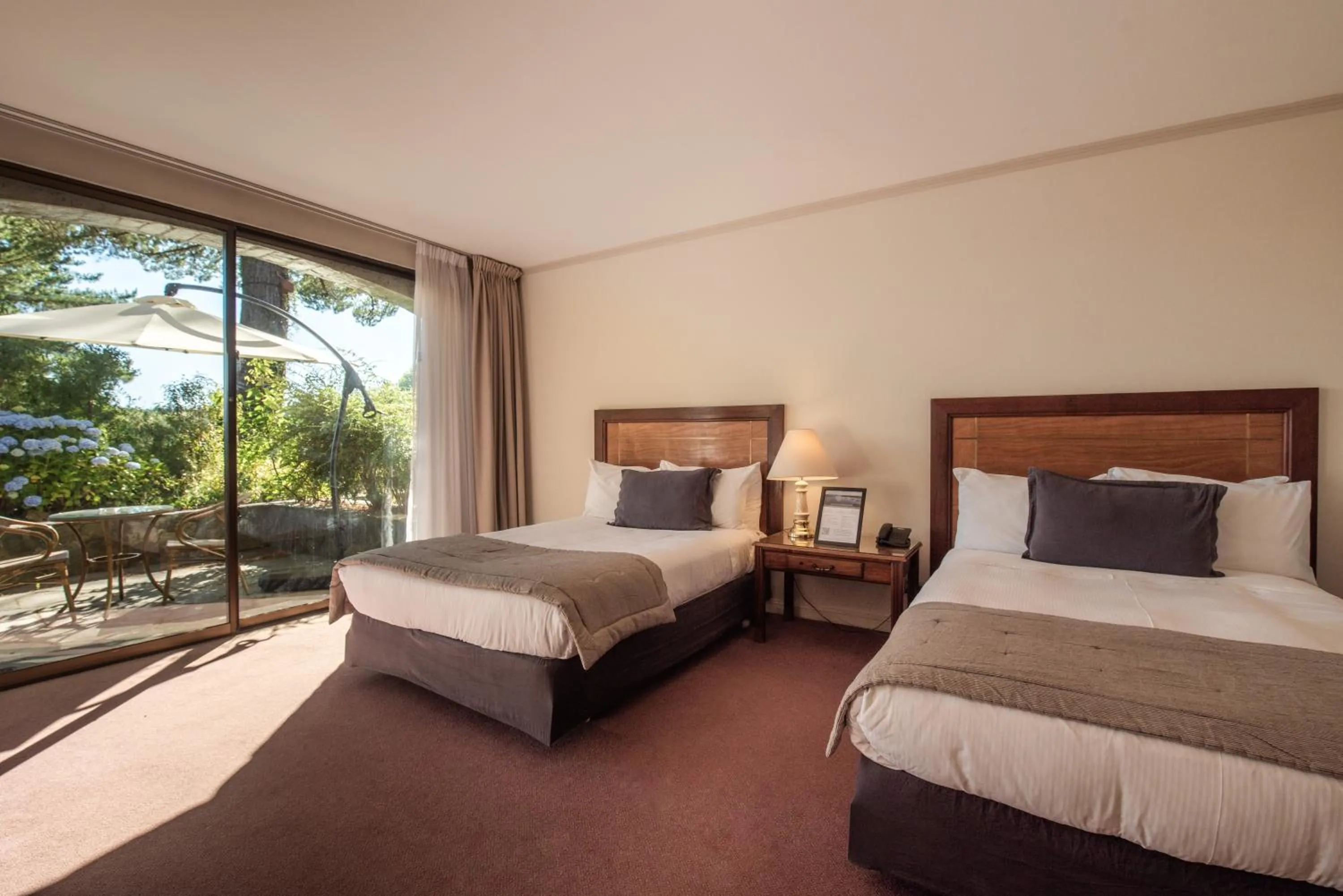 Garden view, Bed in Hotel Puerta del Sur